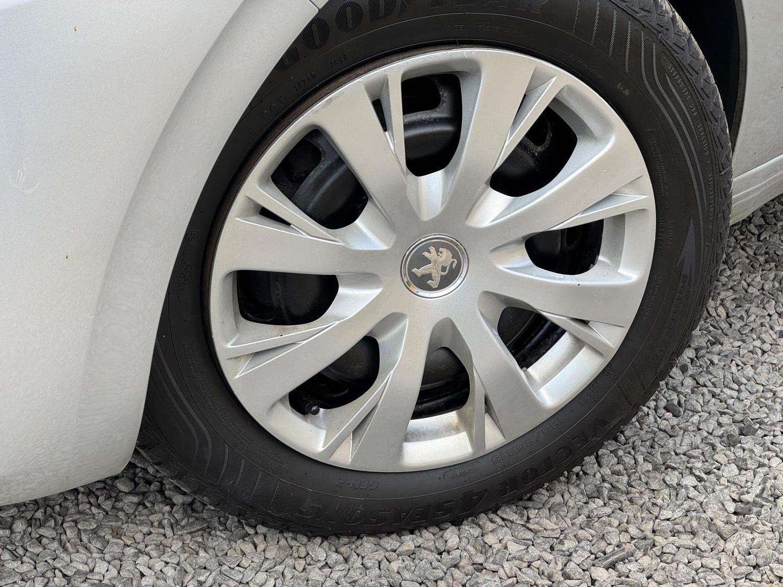 2016 PEUGEOT 208 2016 PEUGEOT 208