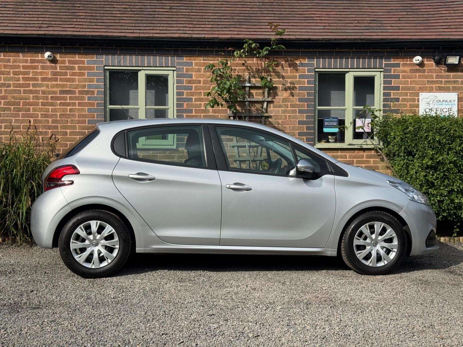2016 PEUGEOT 208 2016 PEUGEOT 208