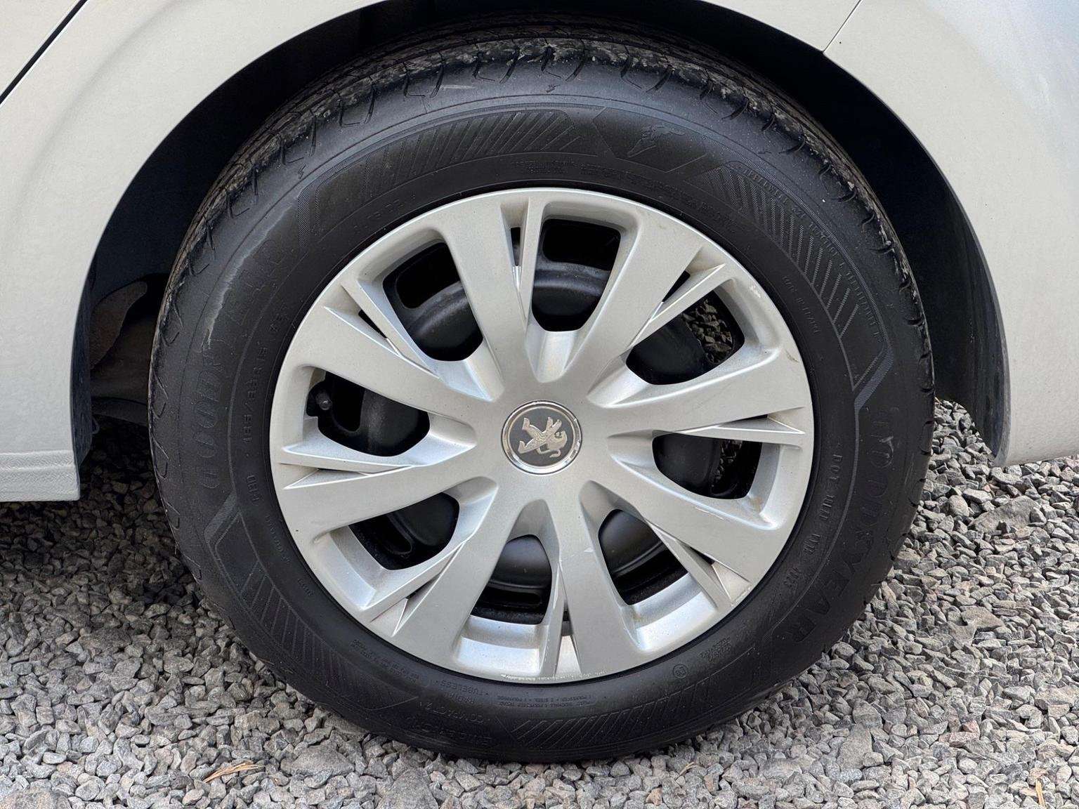2016 PEUGEOT 208 2016 PEUGEOT 208