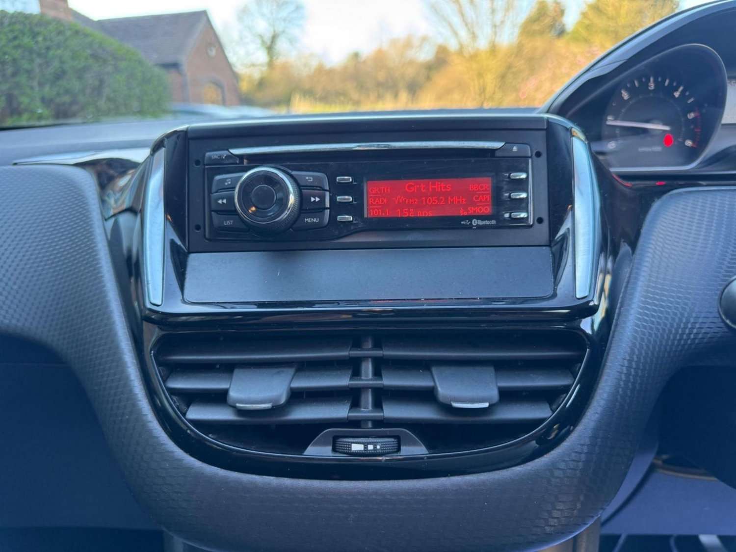 2016 PEUGEOT 208 2016 PEUGEOT 208