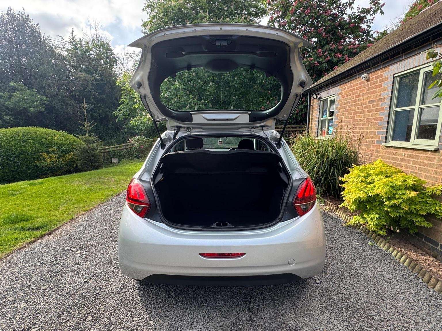 2016 PEUGEOT 208 2016 PEUGEOT 208