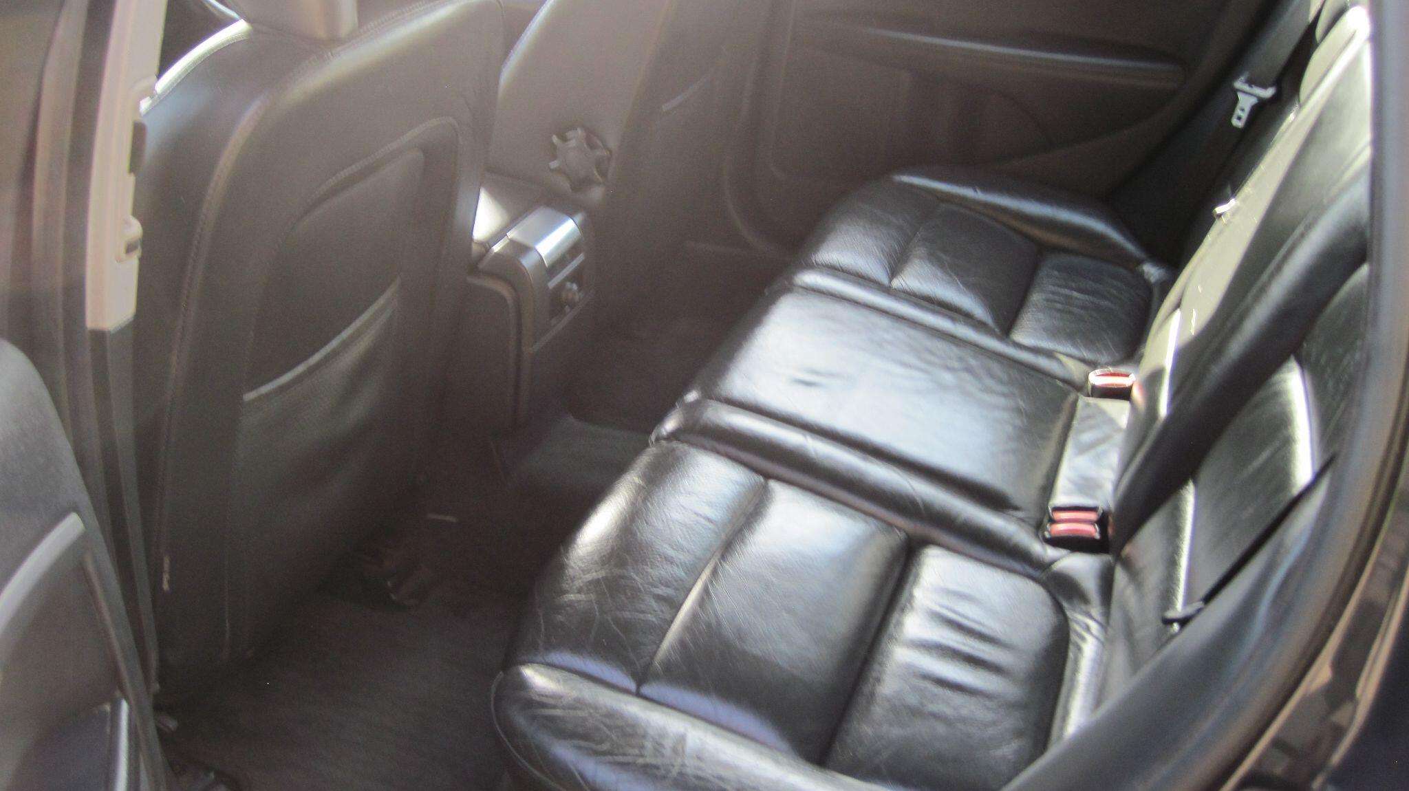 2011 VOLVO V70 2011 VOLVO V70