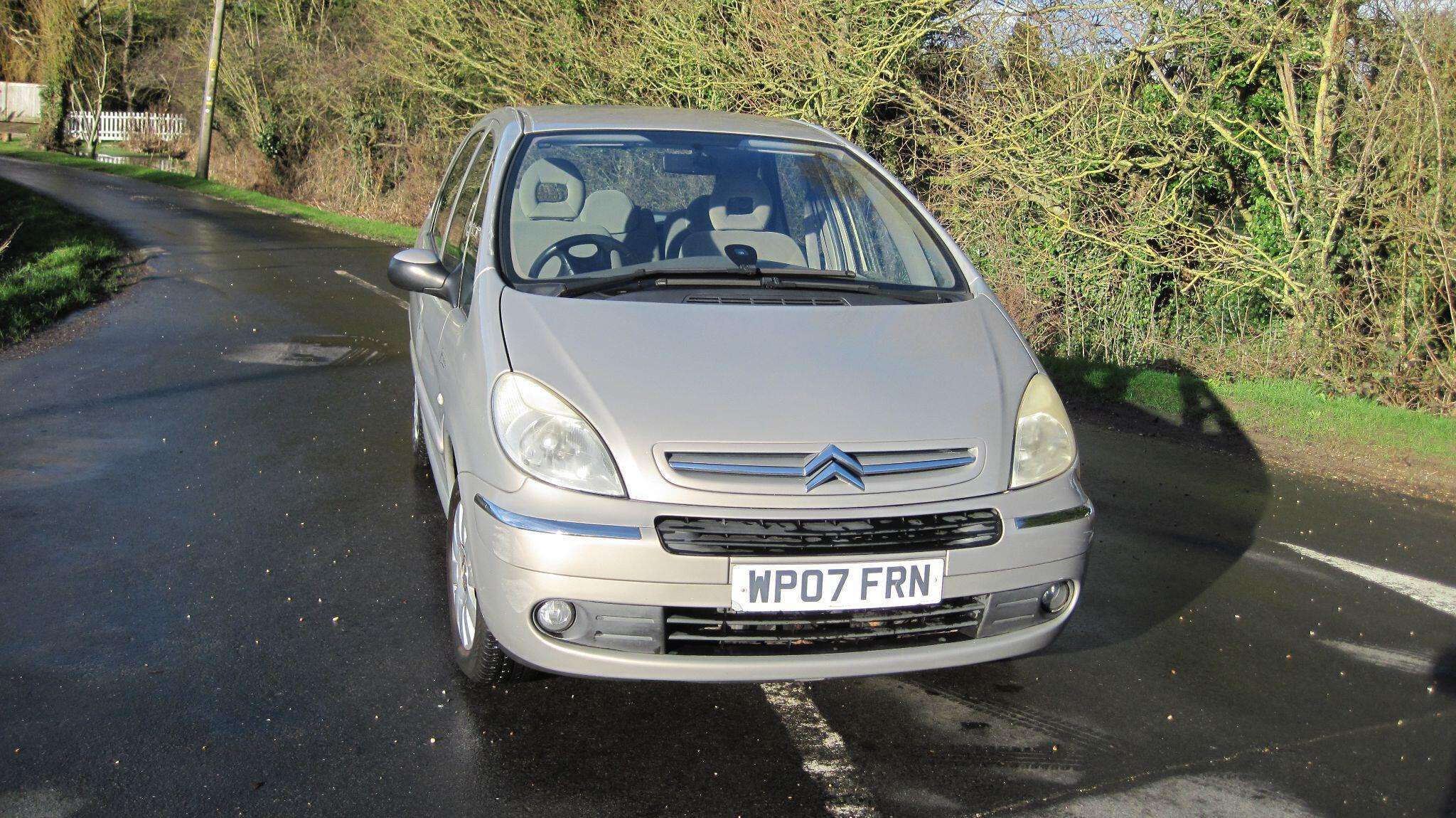 A 2007 CITROEN XSARA PICASSO 1.6i 16V Exclusive 5dr A 2007 CITROEN XSARA PICASSO 1.6i 16V Exclusive 5dr