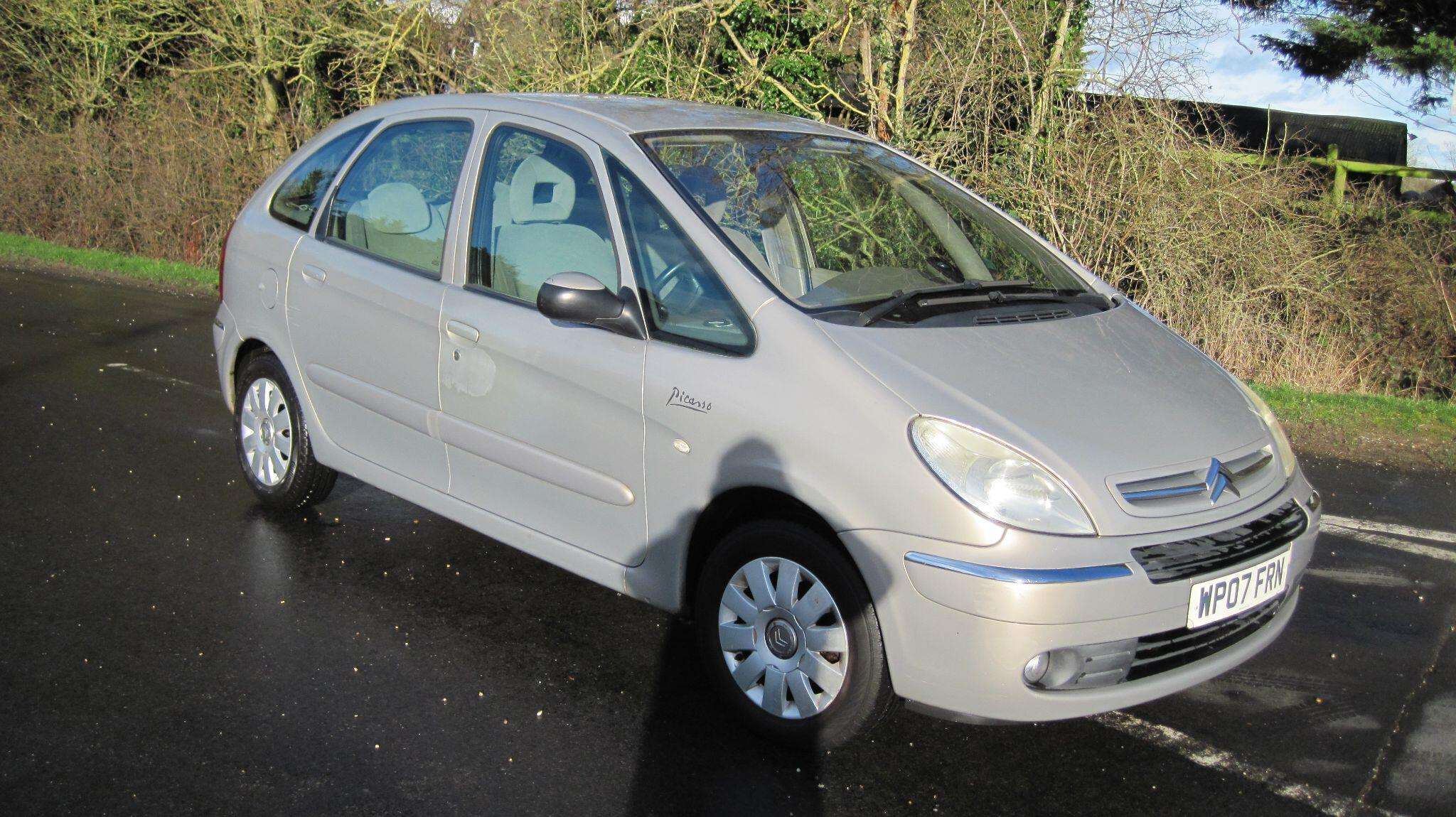 A 2007 CITROEN XSARA PICASSO 1.6i 16V Exclusive 5dr A 2007 CITROEN XSARA PICASSO 1.6i 16V Exclusive 5dr