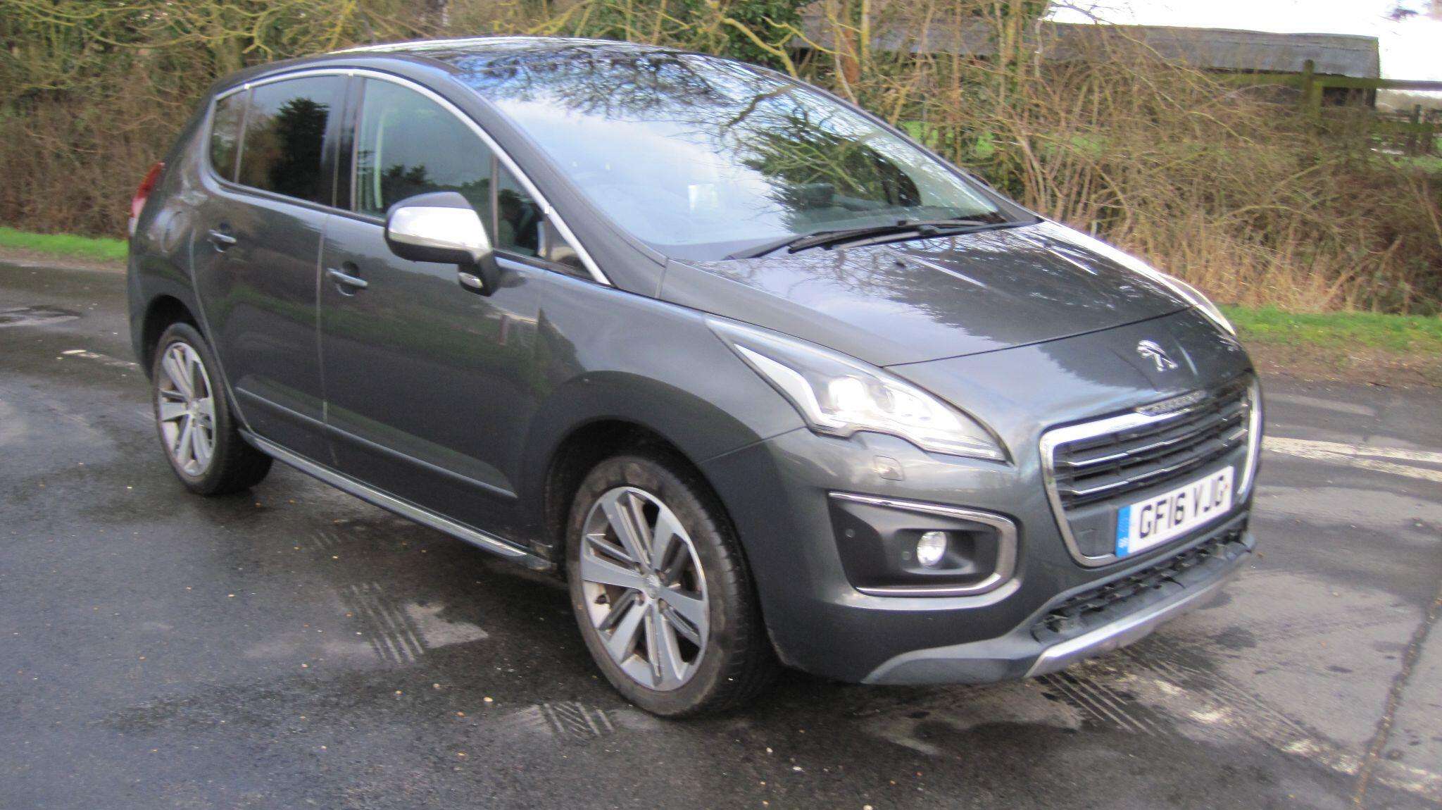 A 2016 PEUGEOT 3008 1.2 PureTech Allure Euro 6 (s/s) 5dr A 2016 PEUGEOT 3008 1.2 PureTech Allure Euro 6 (s/s) 5dr