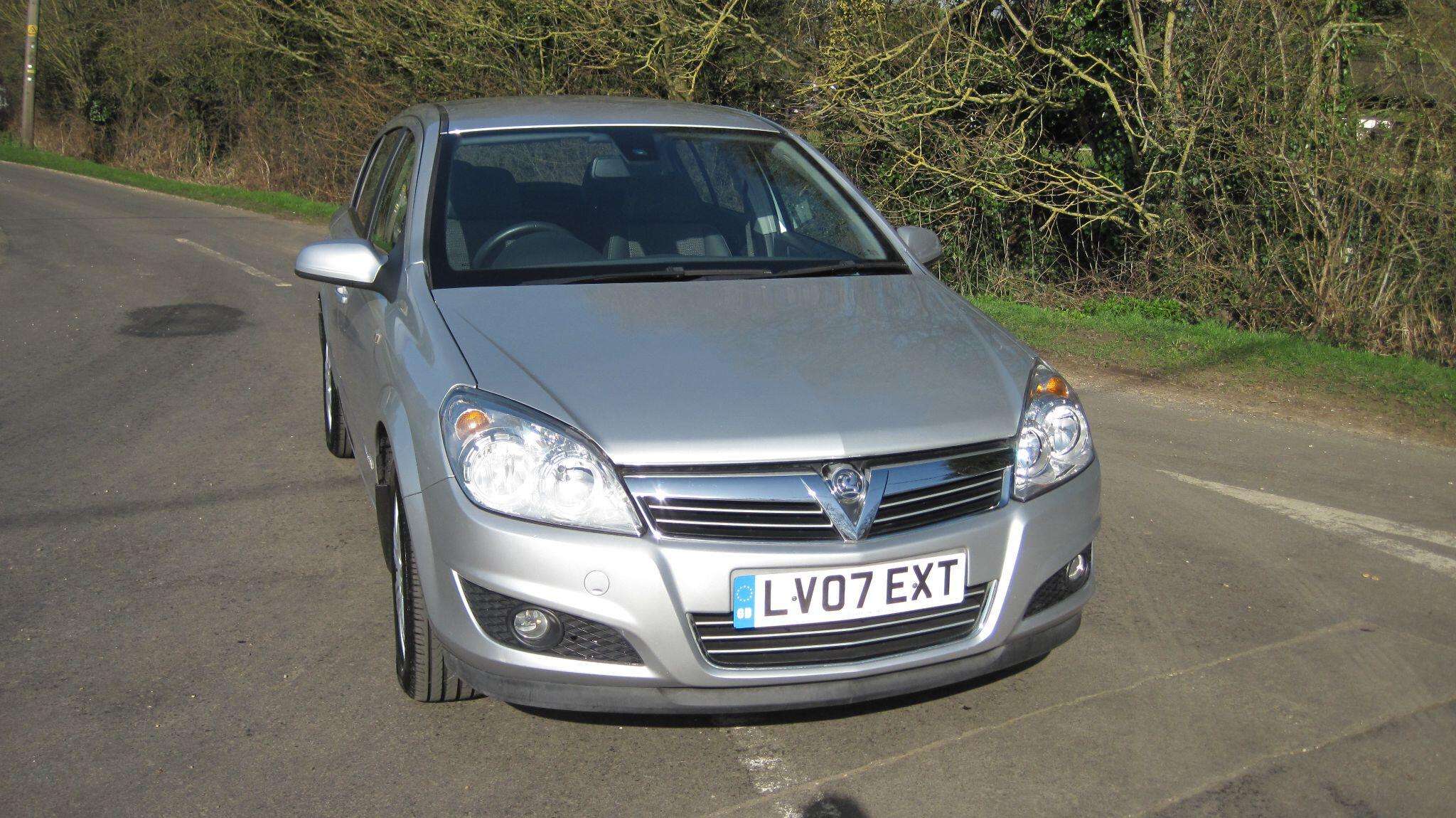 A 2007 VAUXHALL ASTRA 1.9 CDTi 16v Design 5dr A 2007 VAUXHALL ASTRA 1.9 CDTi 16v Design 5dr