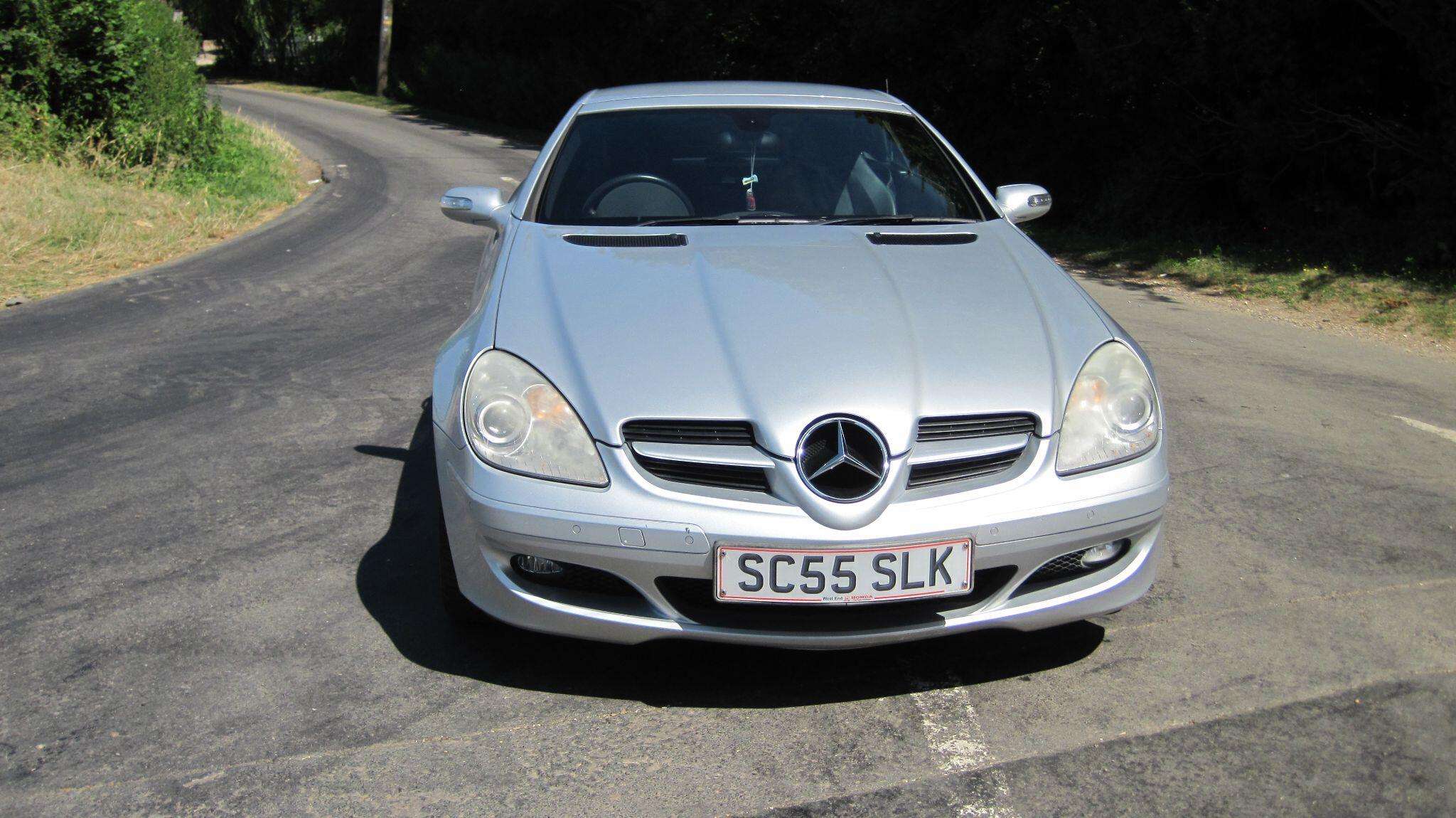 A 2005 MERCEDES-BENZ SLK 3.5 SLK350 7G-Tronic 2dr A 2005 MERCEDES-BENZ SLK 3.5 SLK350 7G-Tronic 2dr