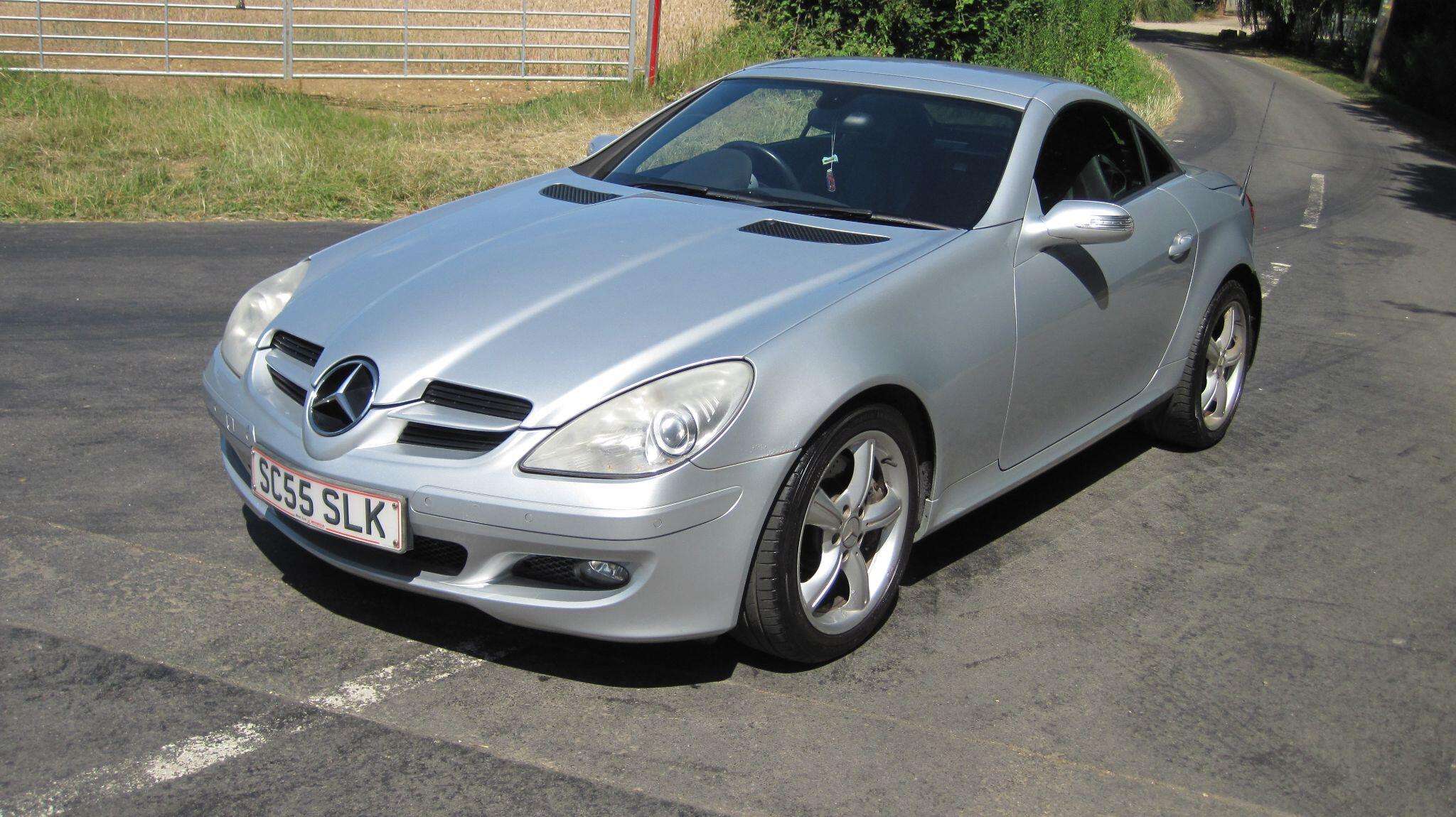 A 2005 MERCEDES-BENZ SLK 3.5 SLK350 7G-Tronic 2dr A 2005 MERCEDES-BENZ SLK 3.5 SLK350 7G-Tronic 2dr