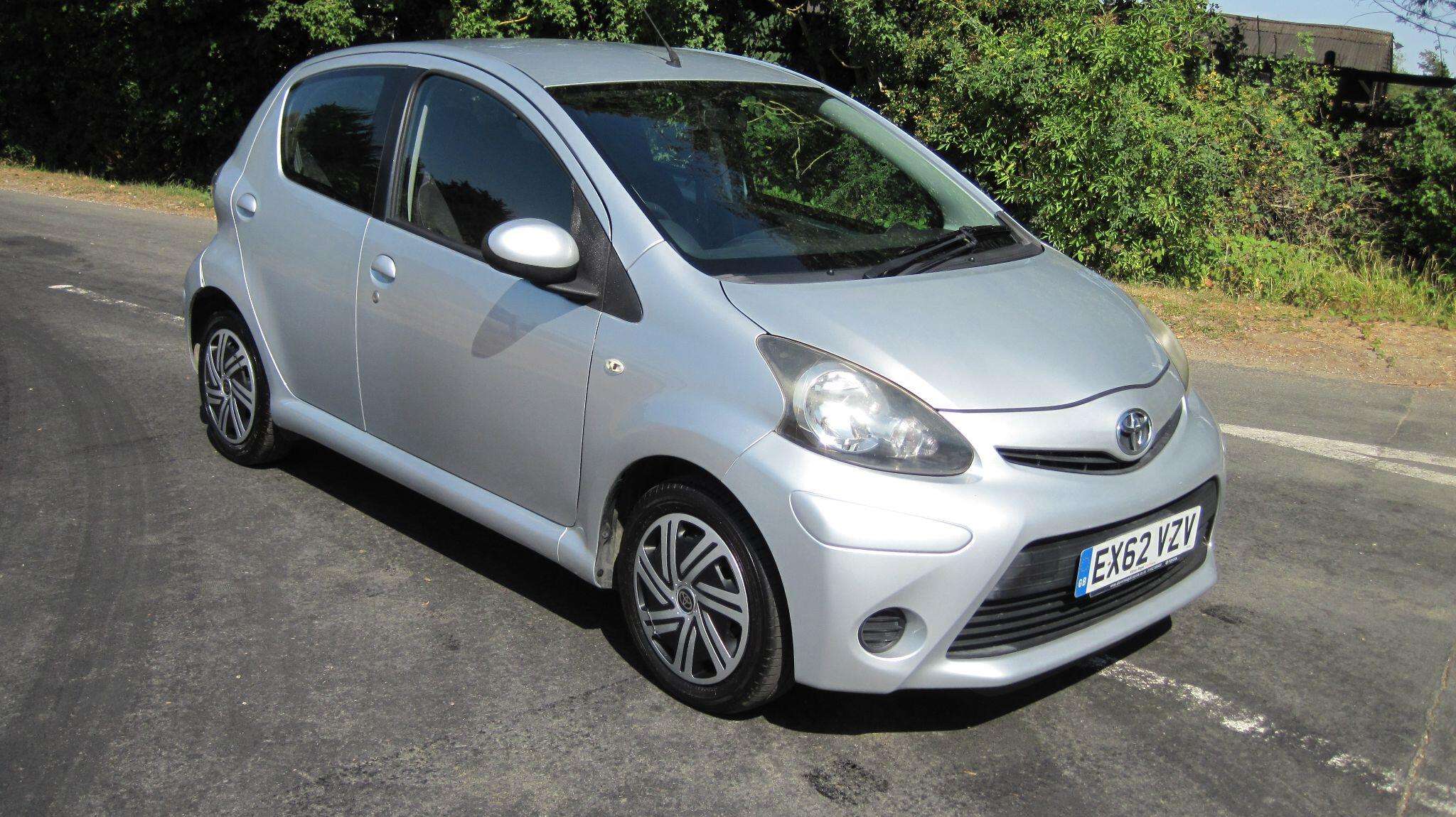 A 2012 TOYOTA AYGO 1.0 VVT-i Ice MultiMode Euro 5 5dr A 2012 TOYOTA AYGO 1.0 VVT-i Ice MultiMode Euro 5 5dr