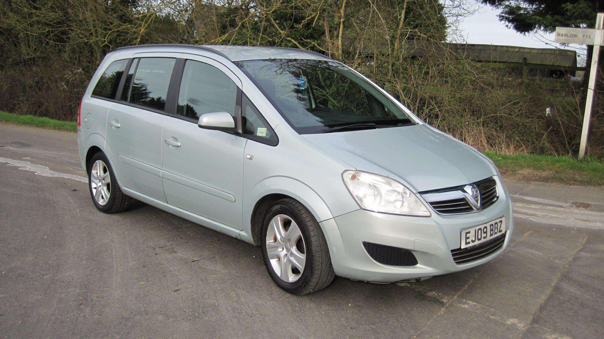A 2009 VAUXHALL ZAFIRA 1.9 CDTi Exclusiv Auto Euro 4 5dr A 2009 VAUXHALL ZAFIRA 1.9 CDTi Exclusiv Auto Euro 4 5dr