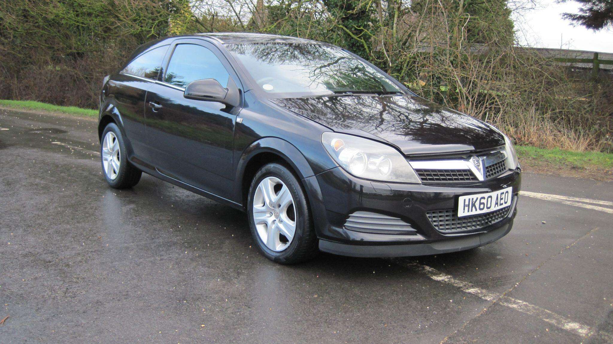 A 2010 VAUXHALL ASTRA 1.6i 16v Exclusiv Sport Hatch 3dr A 2010 VAUXHALL ASTRA 1.6i 16v Exclusiv Sport Hatch 3dr