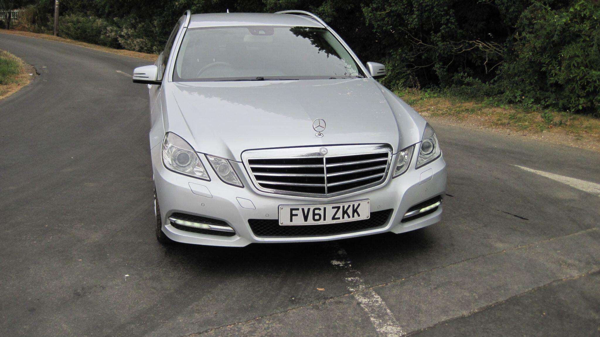A 2011 MERCEDES-BENZ E CLASS 2.1 E250 CDI BlueEfficiency Avantgarde Edition 125 G-Tronic+ Euro 5 (s/s) 5dr A 2011 MERCEDES-BENZ E CLASS 2.1 E250 CDI BlueEfficiency Avantgarde Edition 125 G-Tronic+ Euro 5 (s/s) 5dr