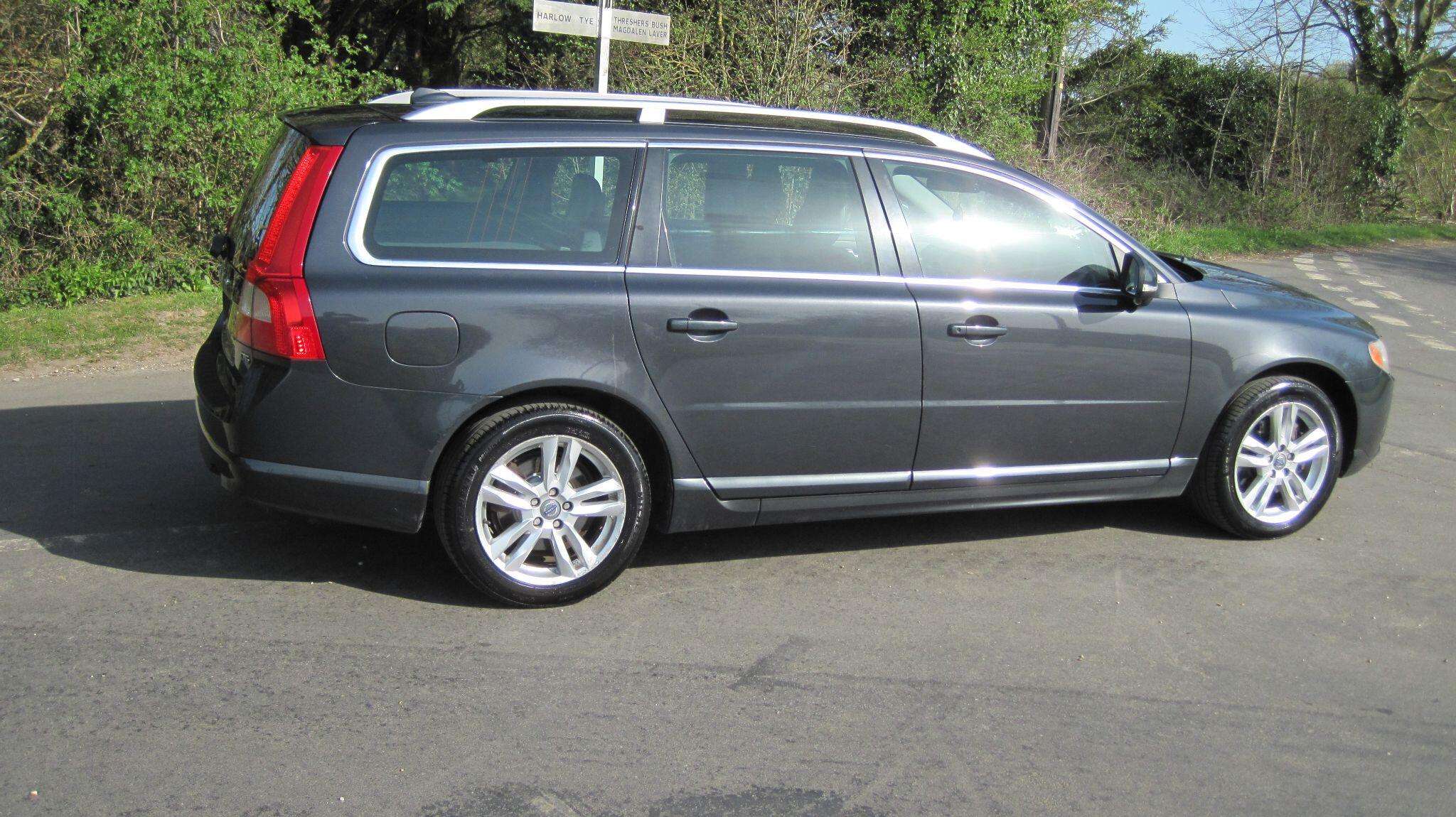 2011 VOLVO V70 2011 VOLVO V70