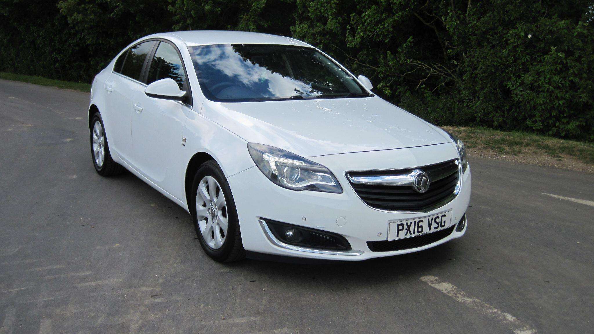 A 2016 VAUXHALL INSIGNIA 1.6 CDTi ecoFLEX SRi Euro 6 (s/s) 5dr A 2016 VAUXHALL INSIGNIA 1.6 CDTi ecoFLEX SRi Euro 6 (s/s) 5dr