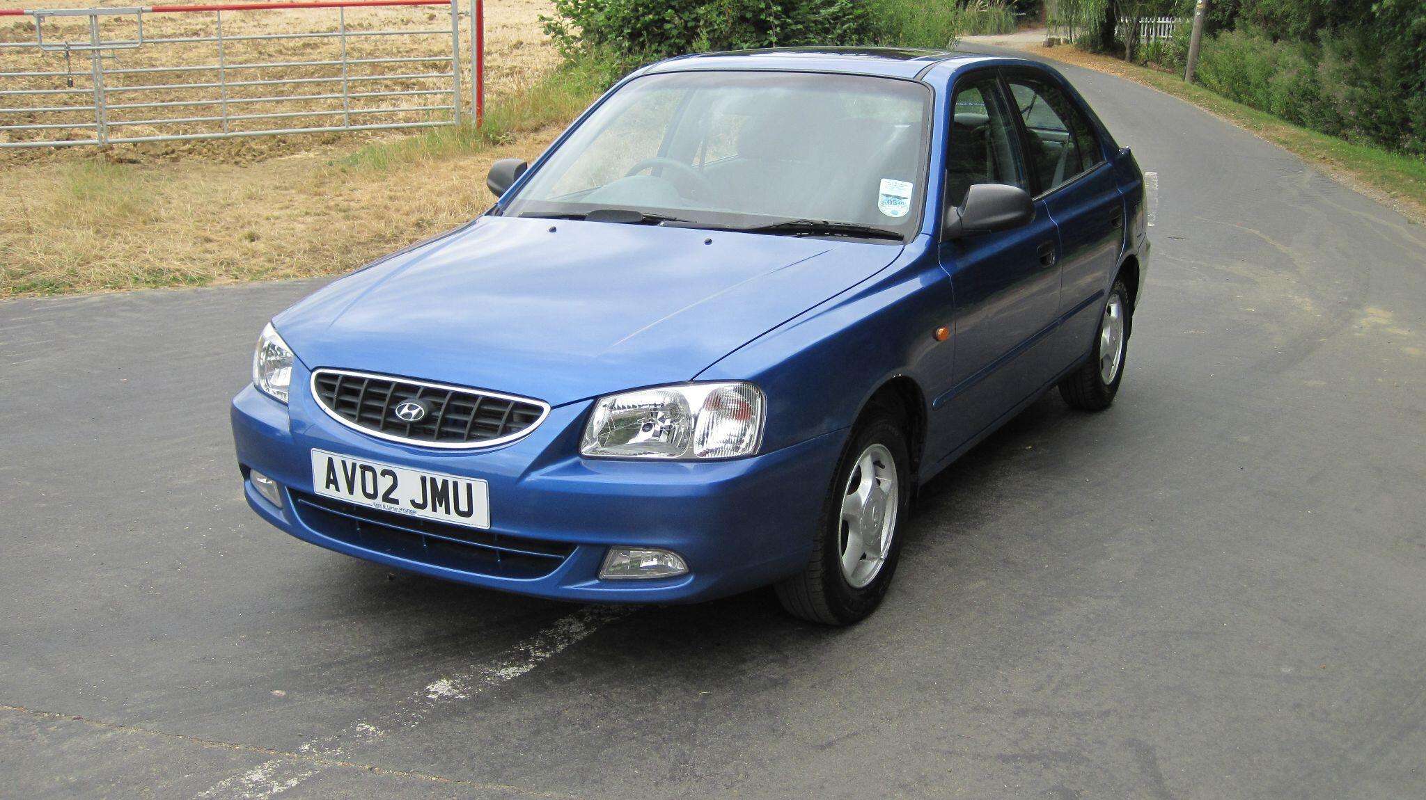 A 2002 HYUNDAI ACCENT 1.5 CDX 5dr A 2002 HYUNDAI ACCENT 1.5 CDX 5dr