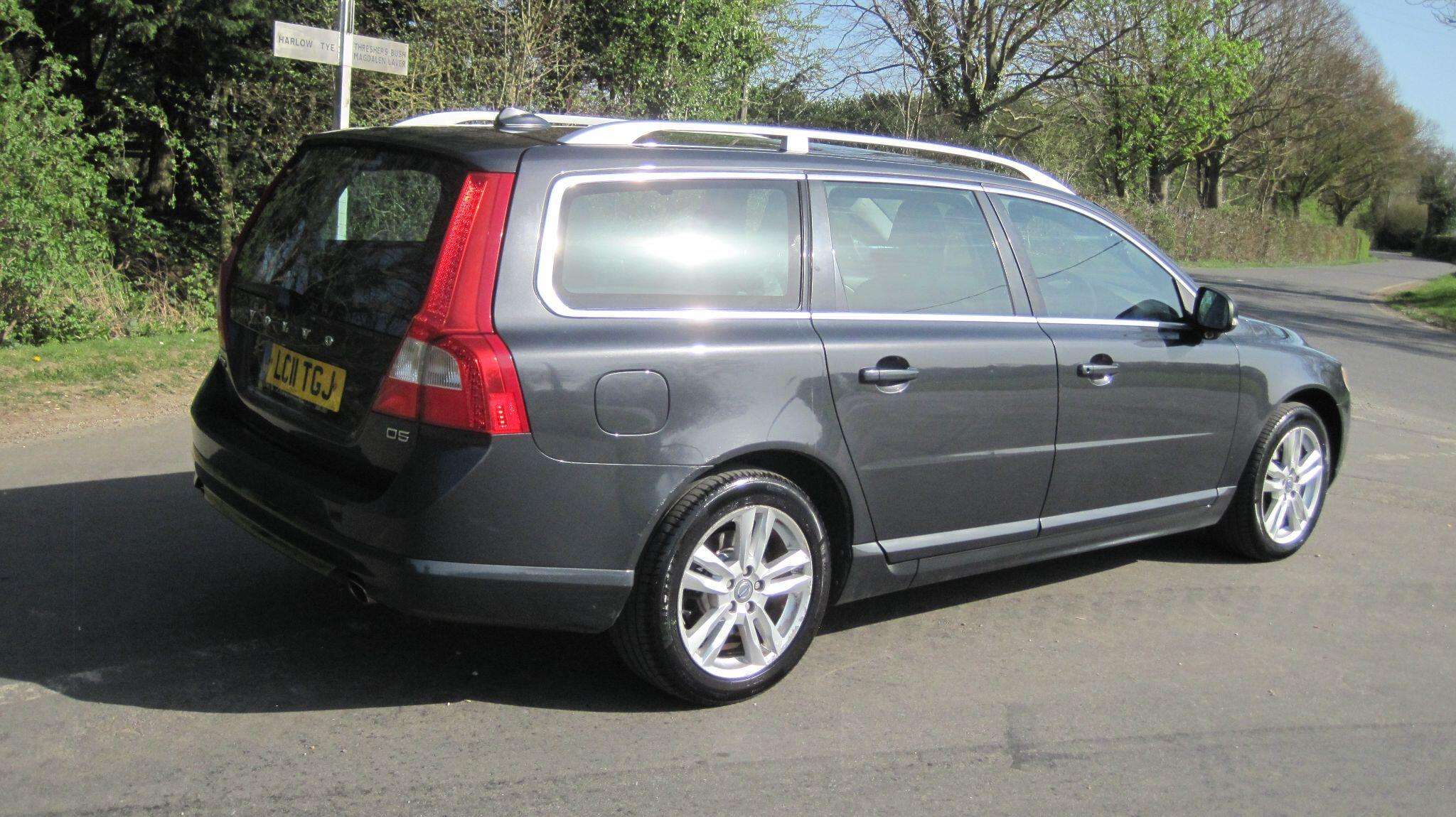 2011 VOLVO V70 2011 VOLVO V70