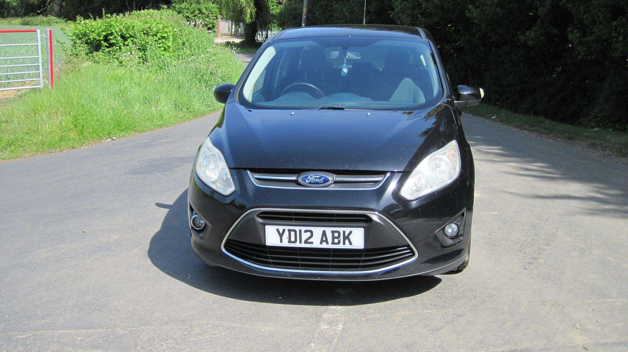 A 2012 FORD C-MAX 1.6 TDCi Zetec Euro 5 5dr A 2012 FORD C-MAX 1.6 TDCi Zetec Euro 5 5dr