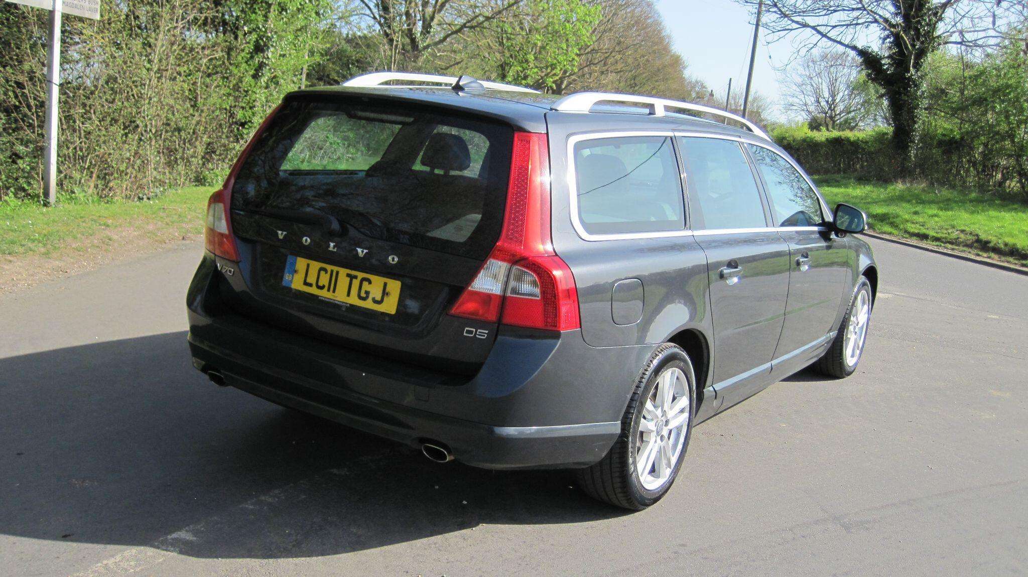 2011 VOLVO V70 2011 VOLVO V70