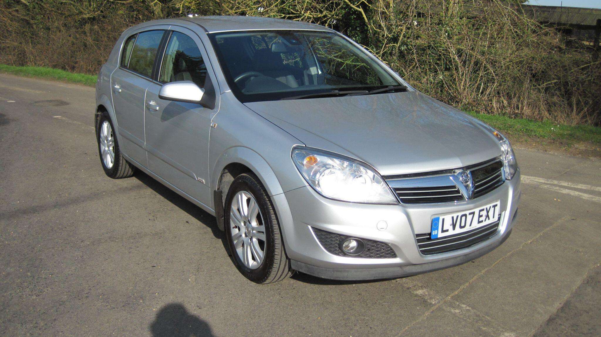 A 2007 VAUXHALL ASTRA 1.9 CDTi 16v Design 5dr A 2007 VAUXHALL ASTRA 1.9 CDTi 16v Design 5dr