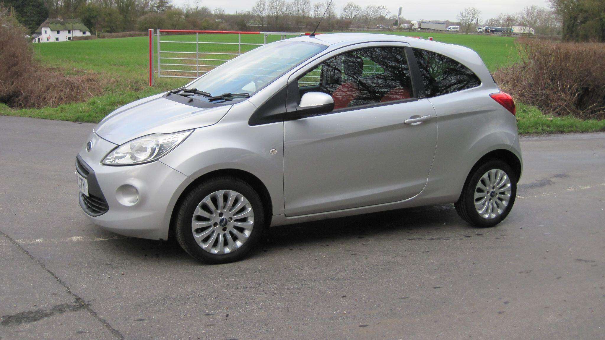 A 2012 FORD KA 1.2 Zetec Euro 5 (s/s) 3dr A 2012 FORD KA 1.2 Zetec Euro 5 (s/s) 3dr