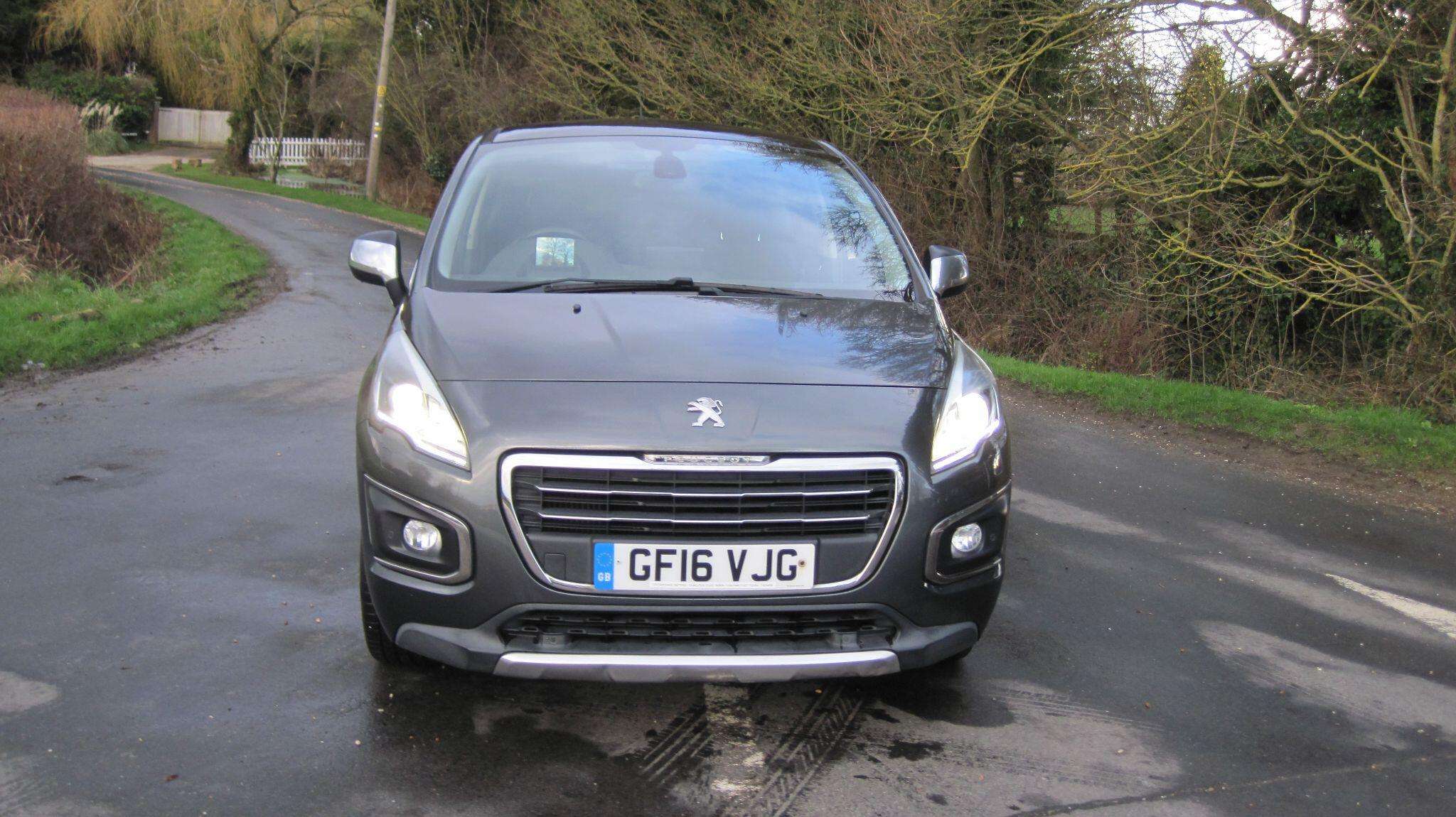 A 2016 PEUGEOT 3008 1.2 PureTech Allure Euro 6 (s/s) 5dr A 2016 PEUGEOT 3008 1.2 PureTech Allure Euro 6 (s/s) 5dr