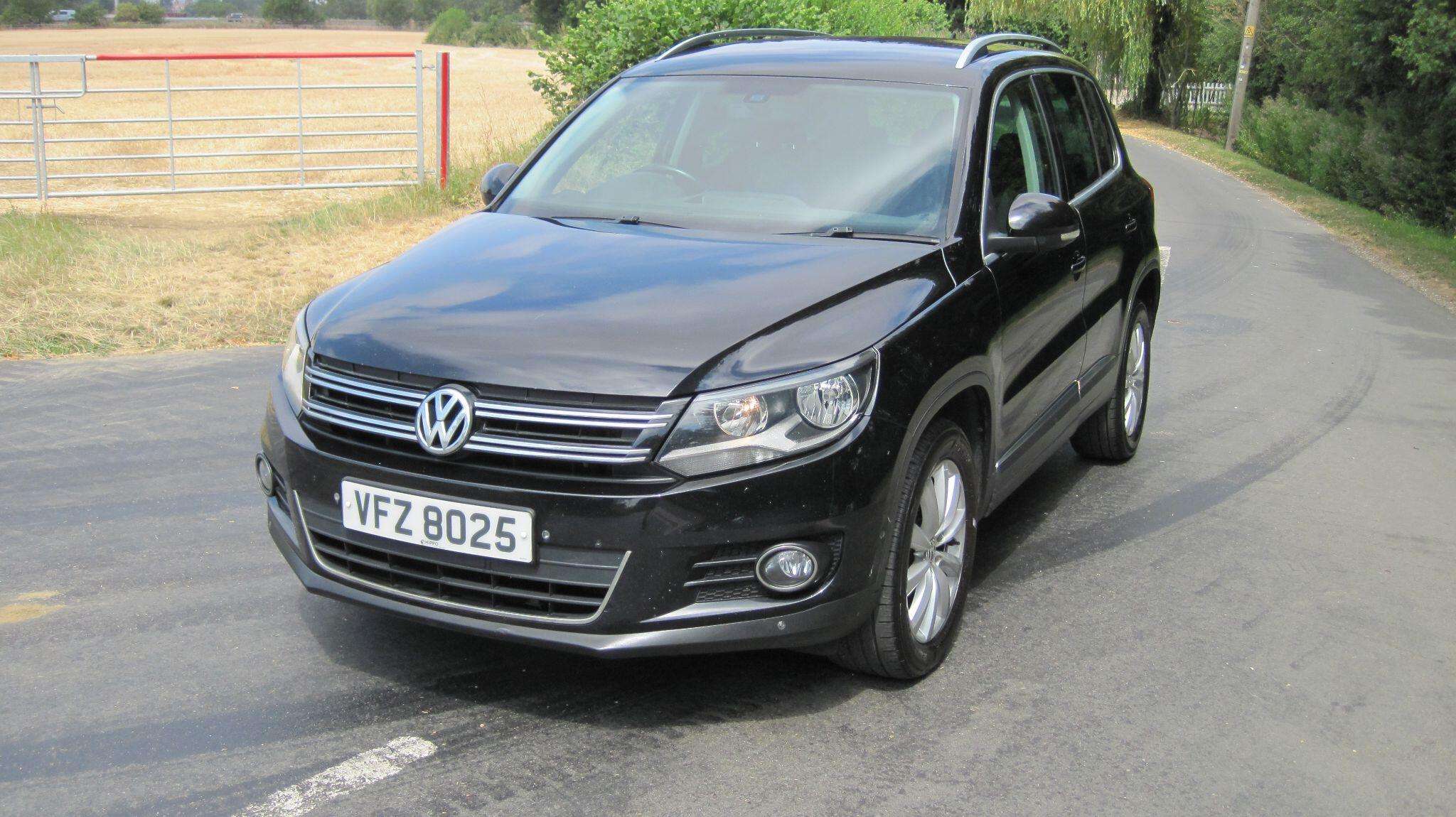 A 2015 VOLKSWAGEN TIGUAN 2.0 TDI BlueMotion Tech Match 2WD Euro 5 (s/s) 5dr A 2015 VOLKSWAGEN TIGUAN 2.0 TDI BlueMotion Tech Match 2WD Euro 5 (s/s) 5dr