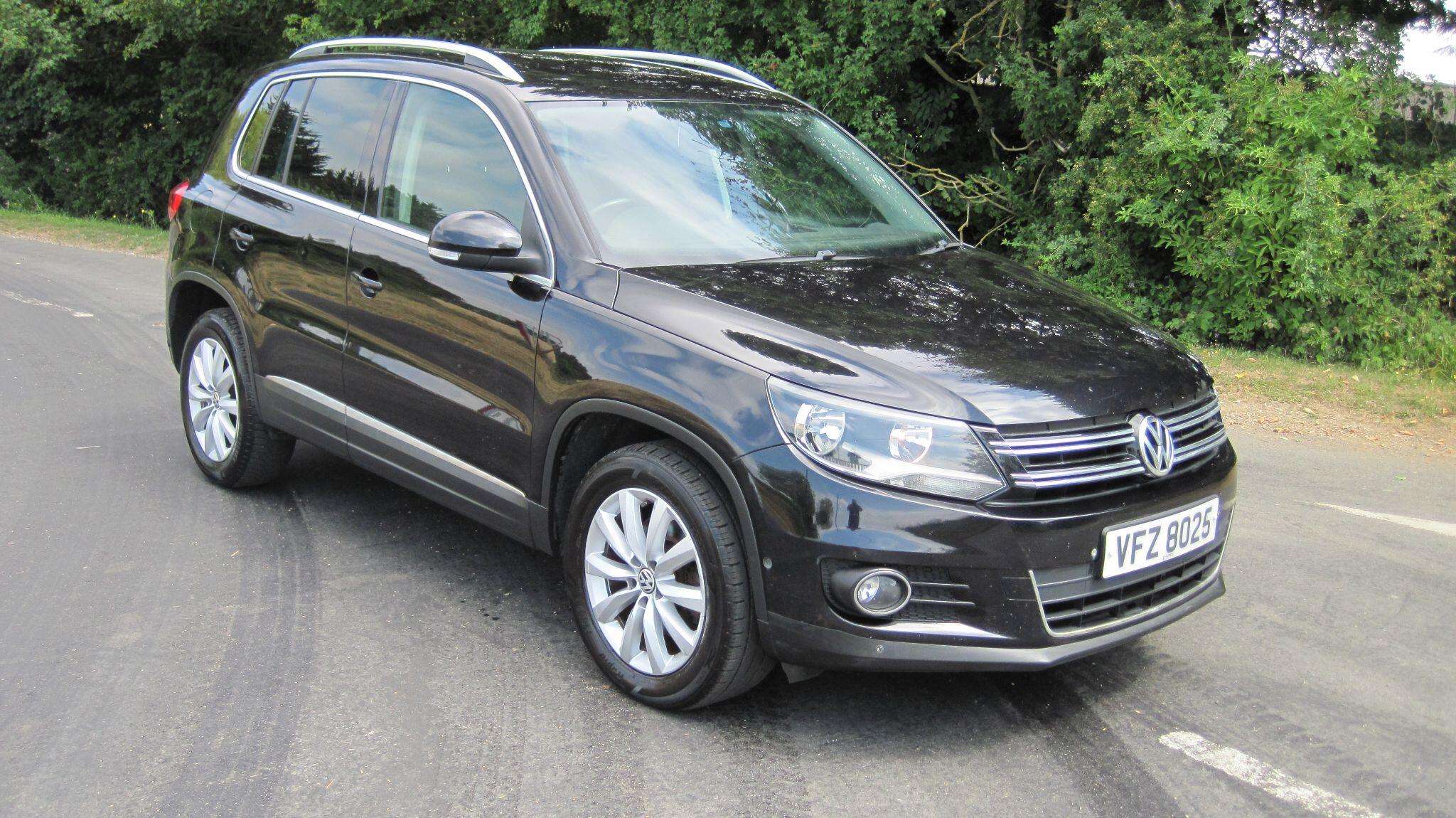 A 2015 VOLKSWAGEN TIGUAN 2.0 TDI BlueMotion Tech Match 2WD Euro 5 (s/s) 5dr A 2015 VOLKSWAGEN TIGUAN 2.0 TDI BlueMotion Tech Match 2WD Euro 5 (s/s) 5dr