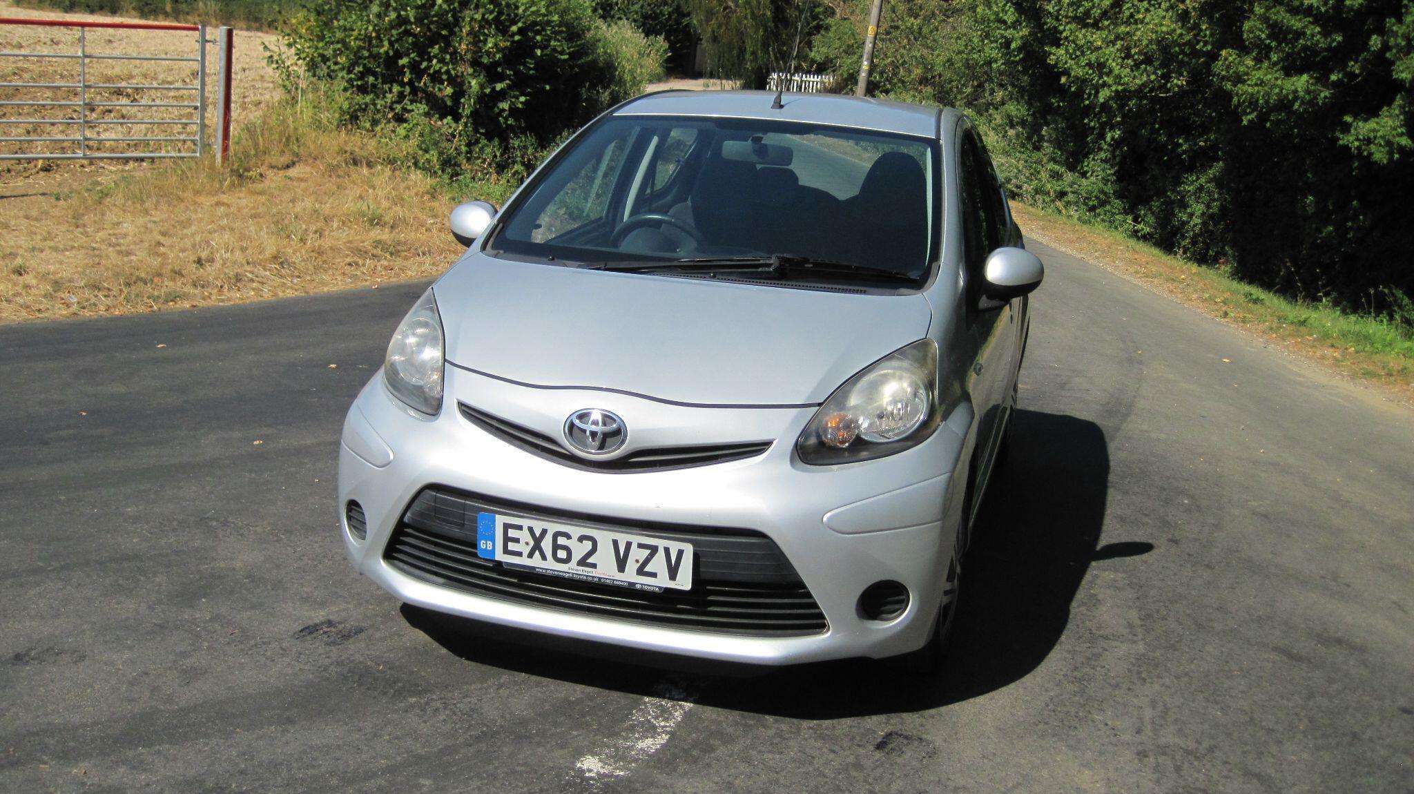 A 2012 TOYOTA AYGO 1.0 VVT-i Ice MultiMode Euro 5 5dr A 2012 TOYOTA AYGO 1.0 VVT-i Ice MultiMode Euro 5 5dr