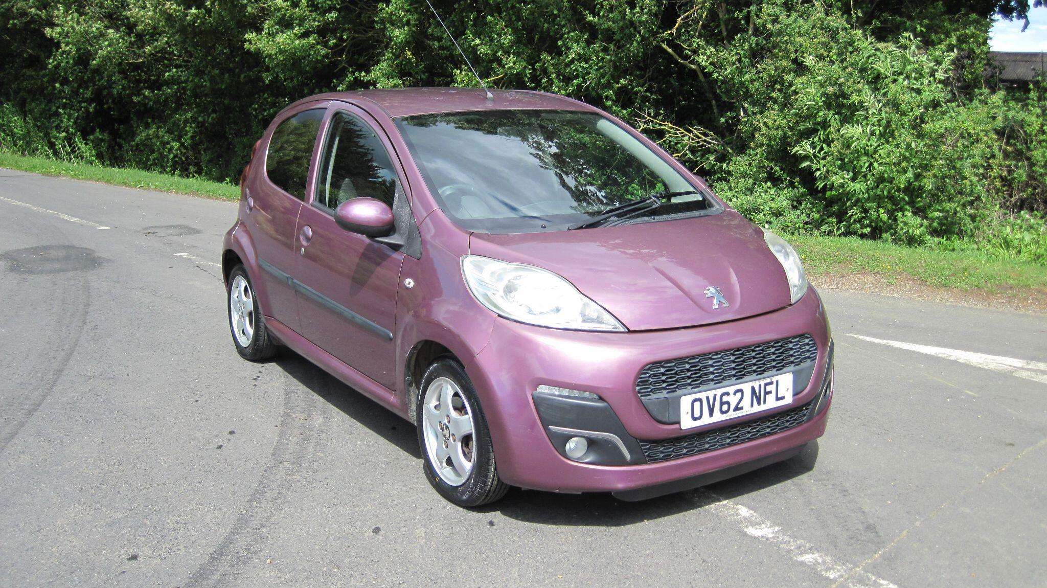 A 2012 PEUGEOT 107 1.0 12V Allure Euro 5 5dr A 2012 PEUGEOT 107 1.0 12V Allure Euro 5 5dr