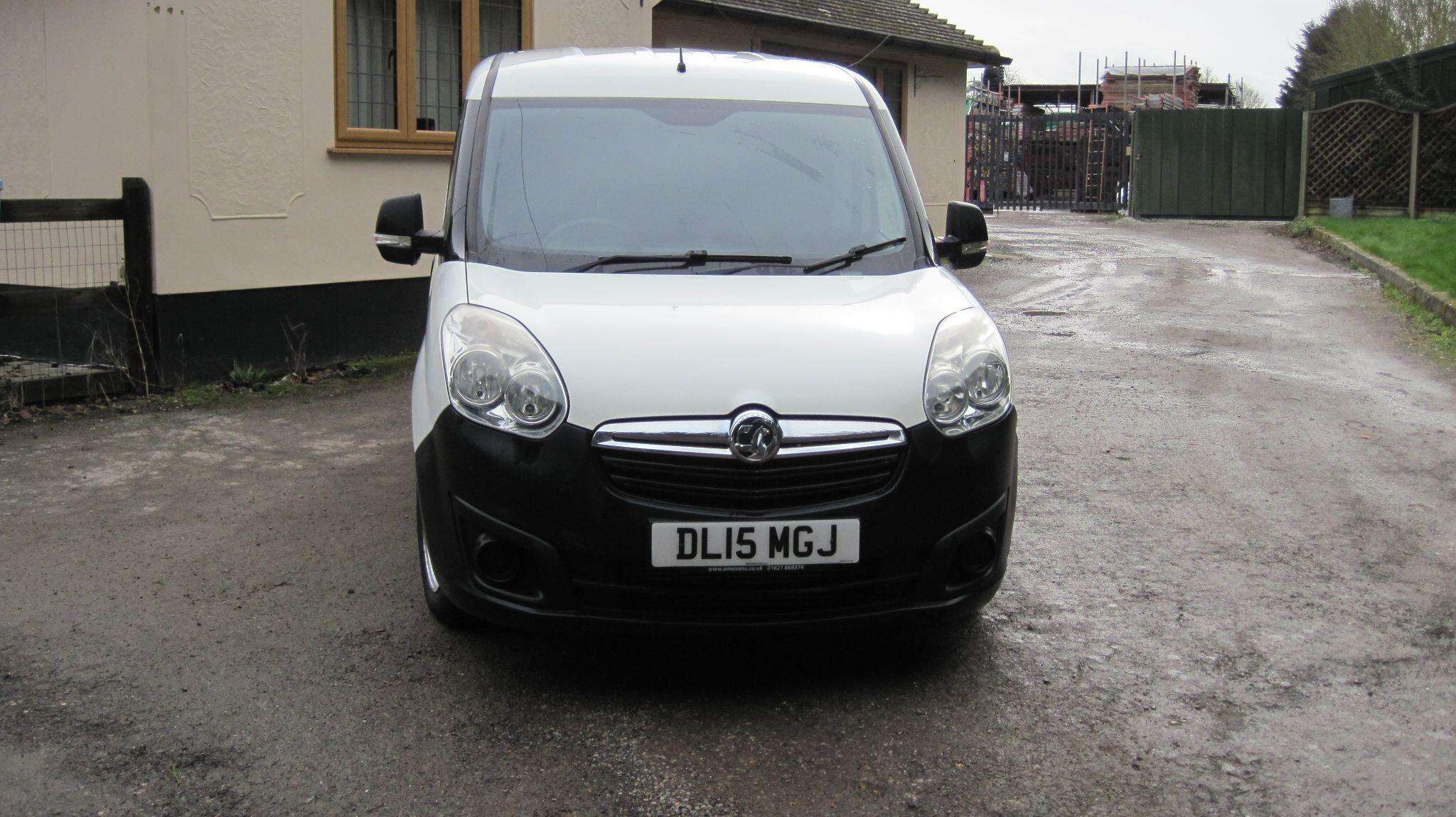 A 2015 VAUXHALL COMBO 1.3 CDTi 2000 ecoFLEX 16v FWD L1 H1 (s/s) 3dr A 2015 VAUXHALL COMBO 1.3 CDTi 2000 ecoFLEX 16v FWD L1 H1 (s/s) 3dr