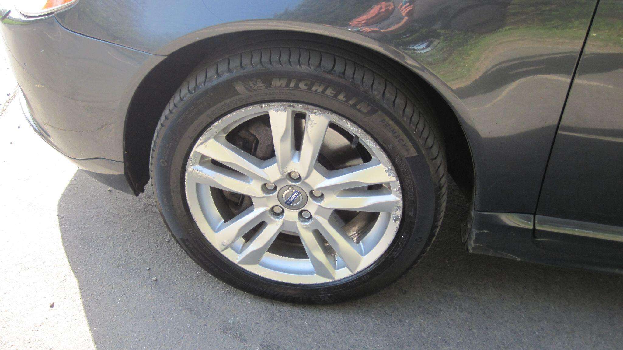 2011 VOLVO V70 2011 VOLVO V70