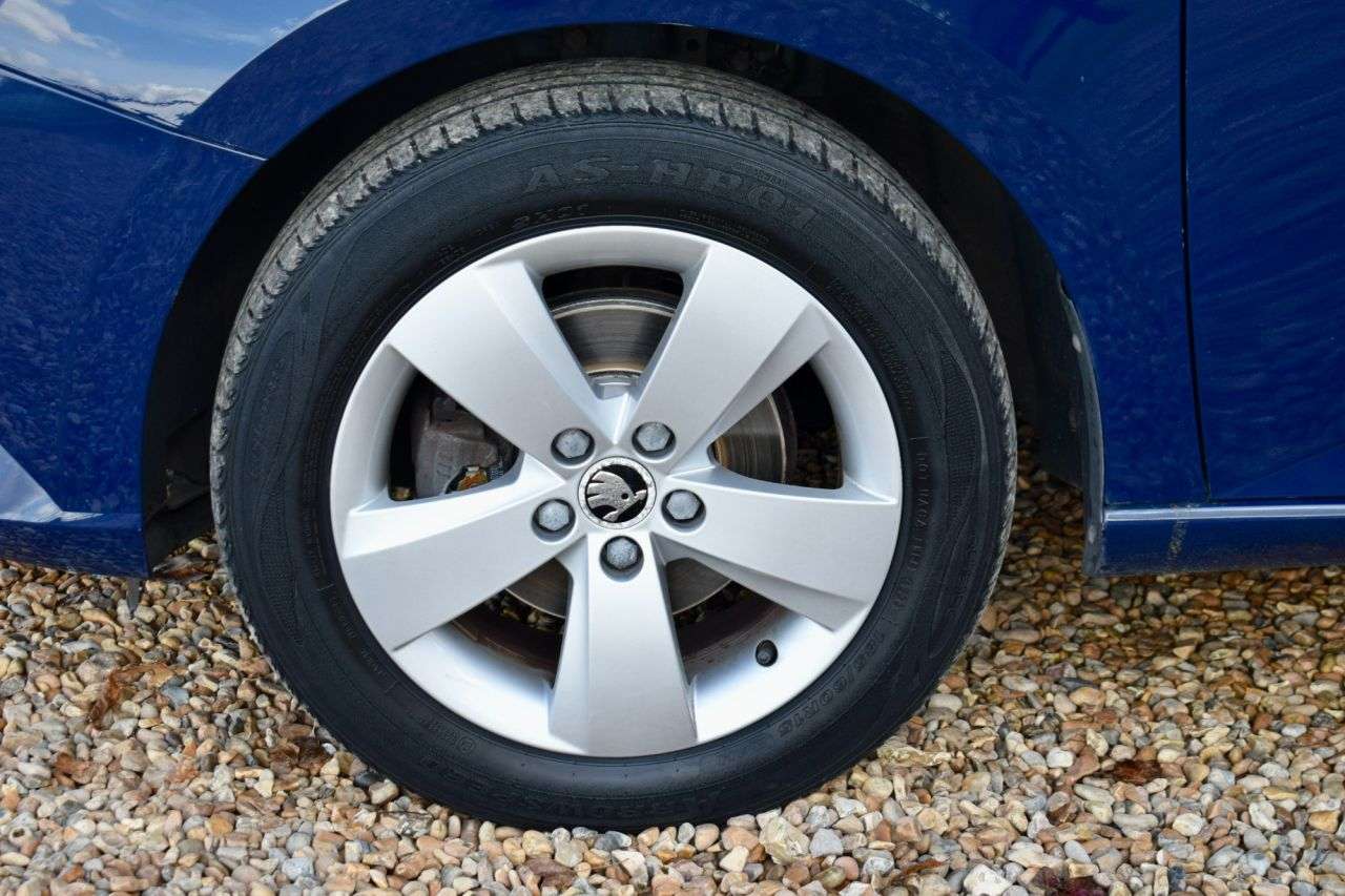 2015 SKODA FABIA 2015 SKODA FABIA