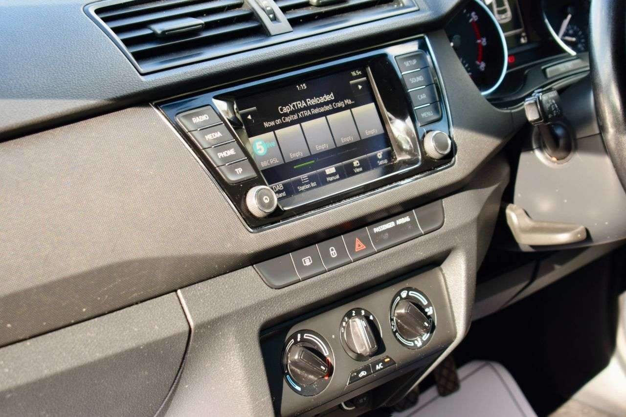 2015 SKODA FABIA 2015 SKODA FABIA