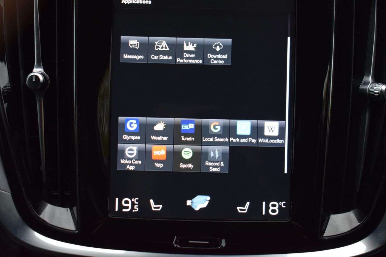 2018 VOLVO V60 2018 VOLVO V60