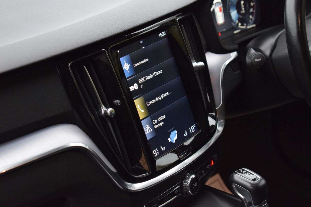 2018 VOLVO V60 2018 VOLVO V60