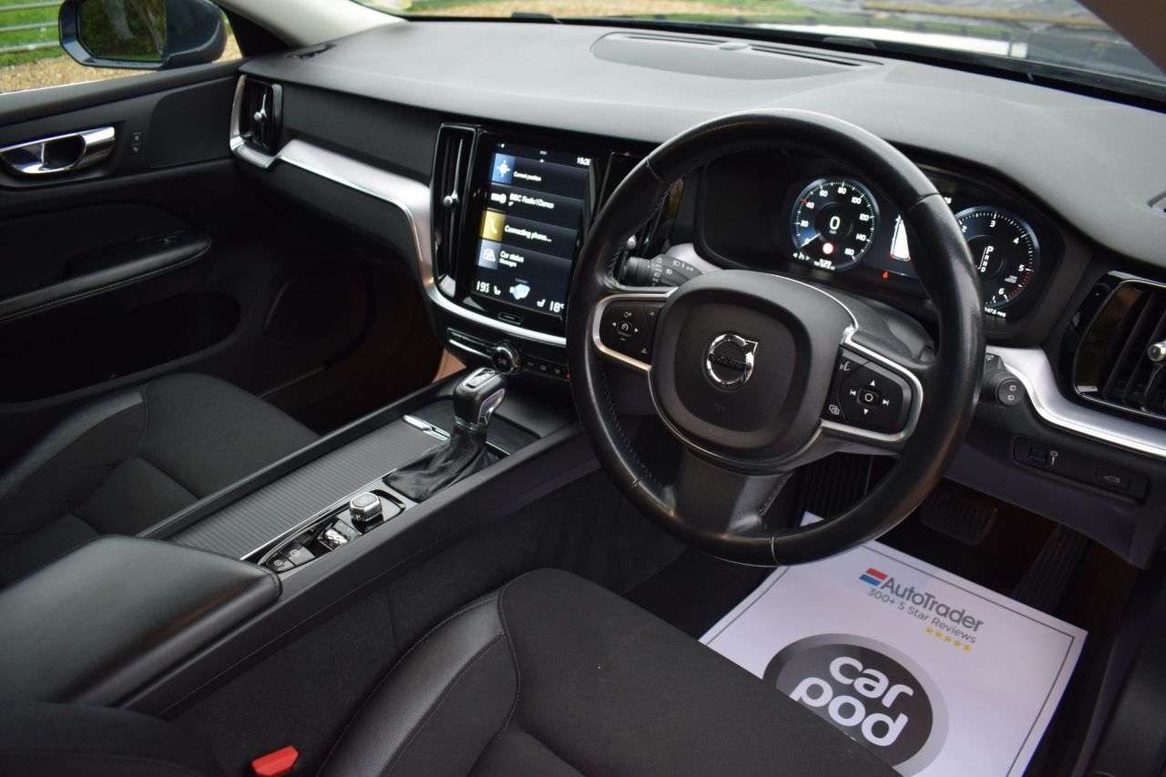 2018 VOLVO V60 2018 VOLVO V60