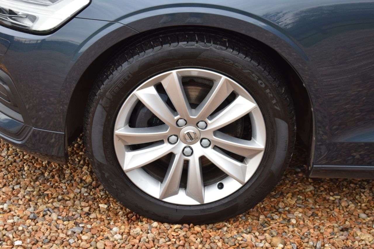 2018 VOLVO V60 2018 VOLVO V60