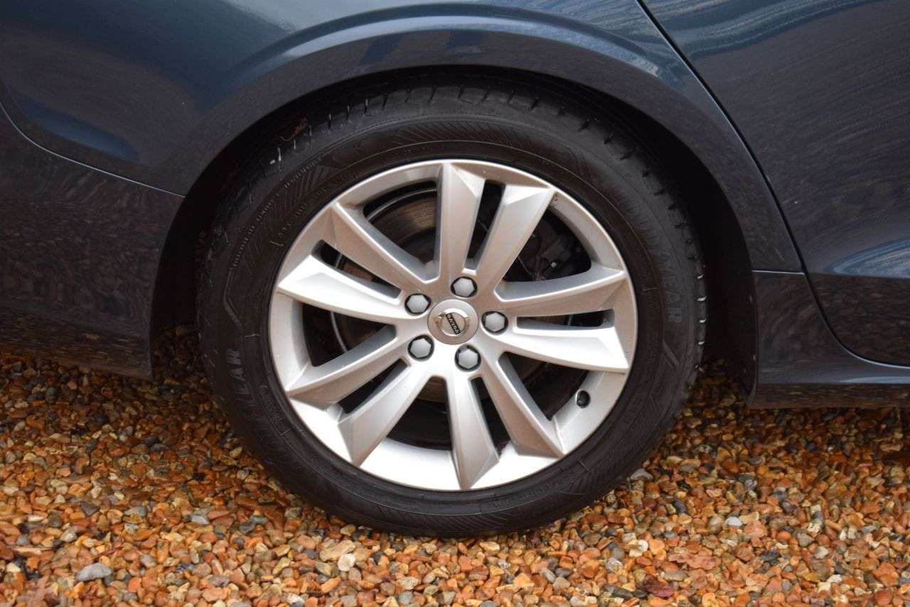 2018 VOLVO V60 2018 VOLVO V60