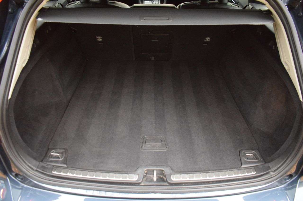 2018 VOLVO V60 2018 VOLVO V60