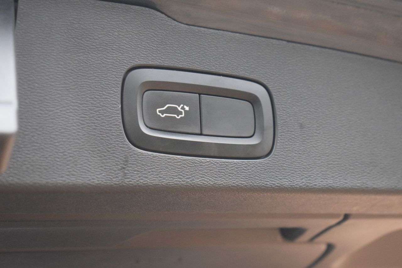 2018 VOLVO V60 2018 VOLVO V60