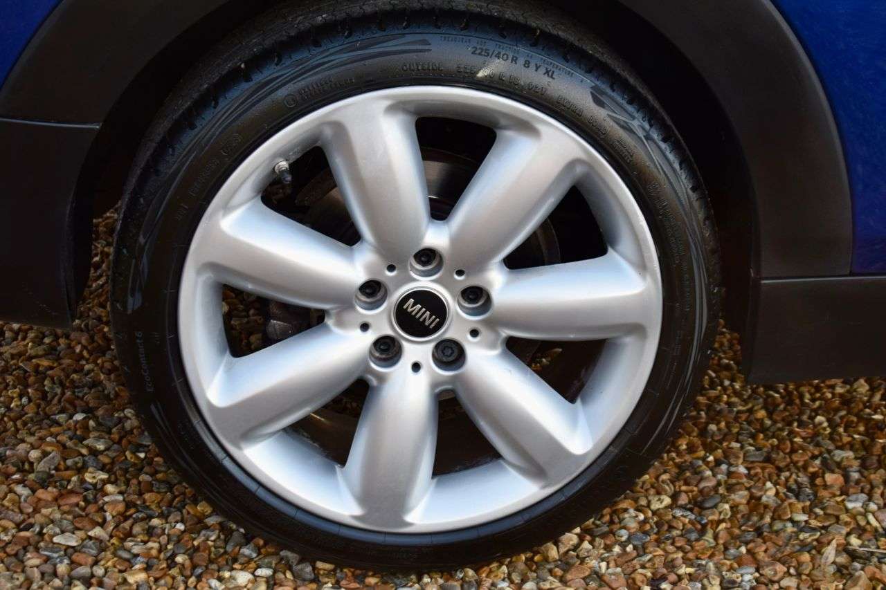 2019 MINI CLUBMAN 2019 MINI CLUBMAN