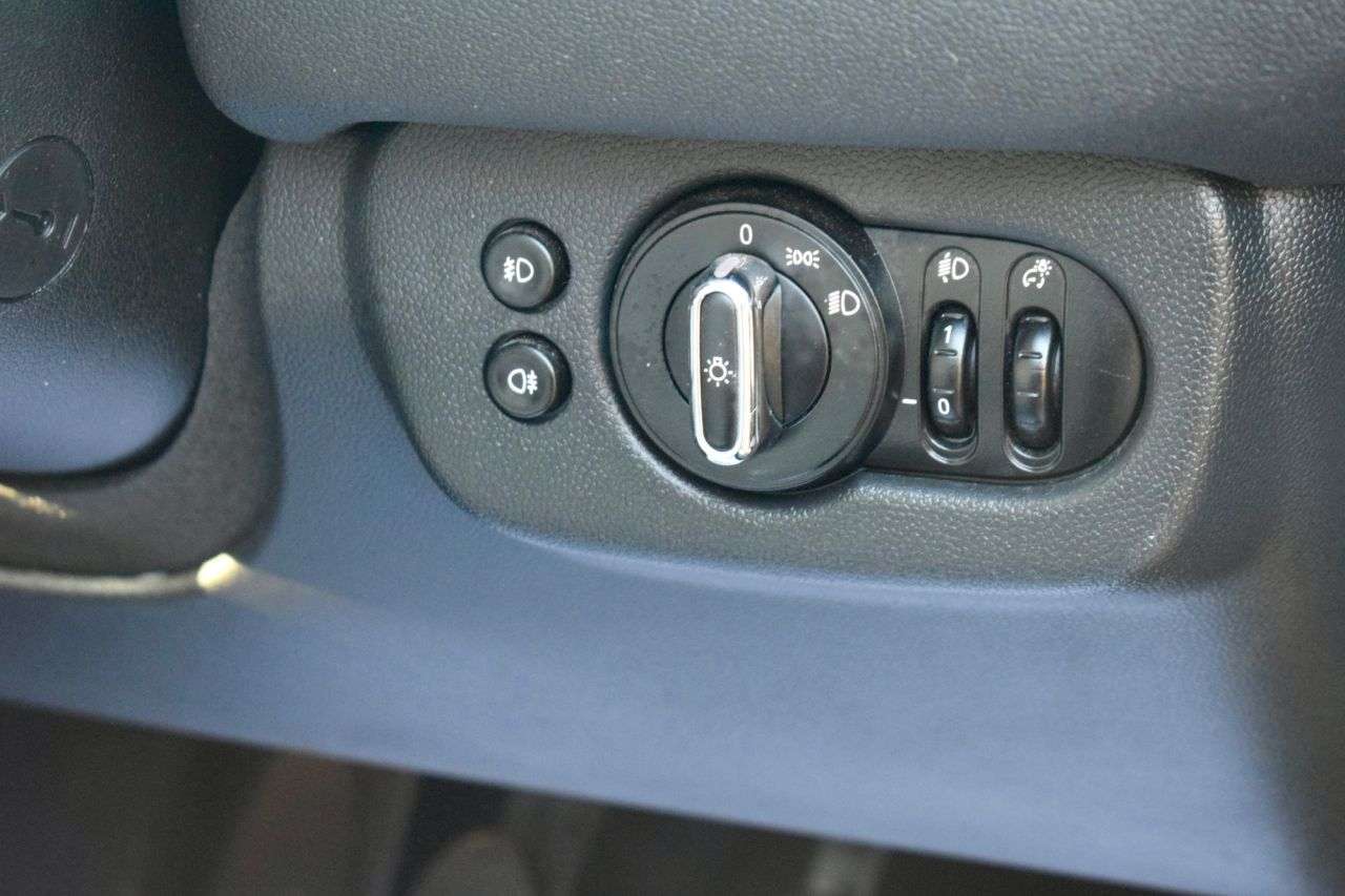 2019 MINI CLUBMAN 2019 MINI CLUBMAN