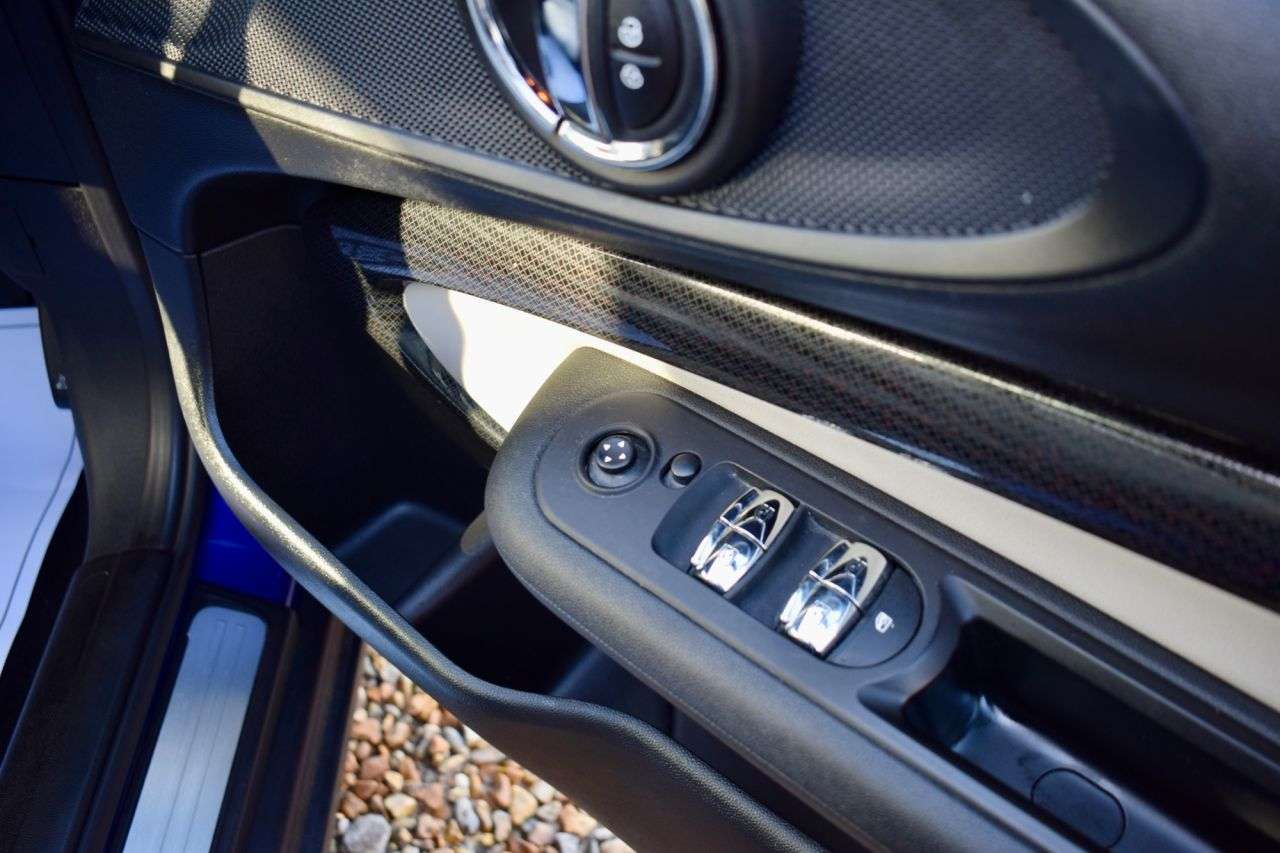 2019 MINI CLUBMAN 2019 MINI CLUBMAN