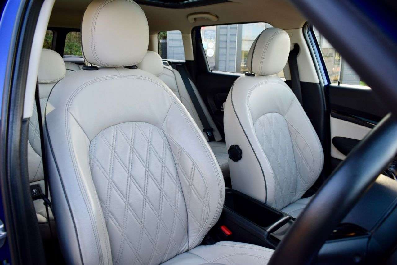 2019 MINI CLUBMAN 2019 MINI CLUBMAN