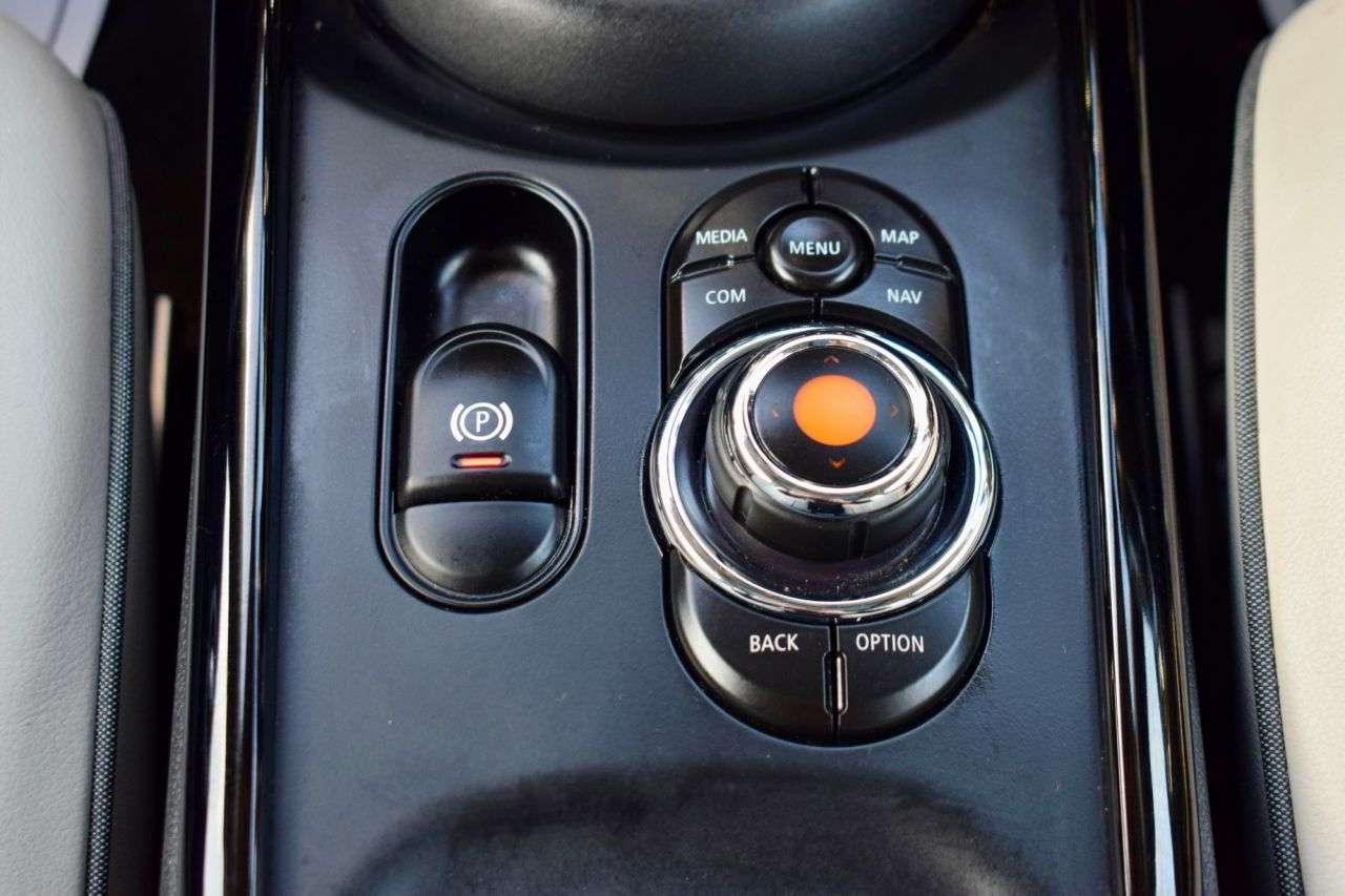 2019 MINI CLUBMAN 2019 MINI CLUBMAN