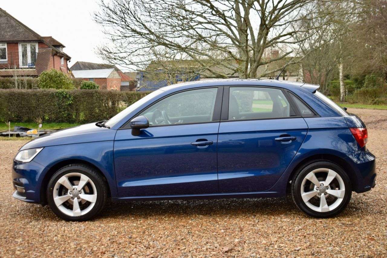 2016 AUDI A1 2016 AUDI A1