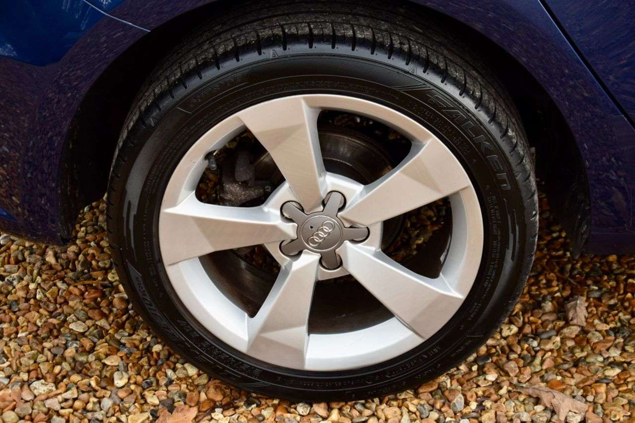 2016 AUDI A1 2016 AUDI A1