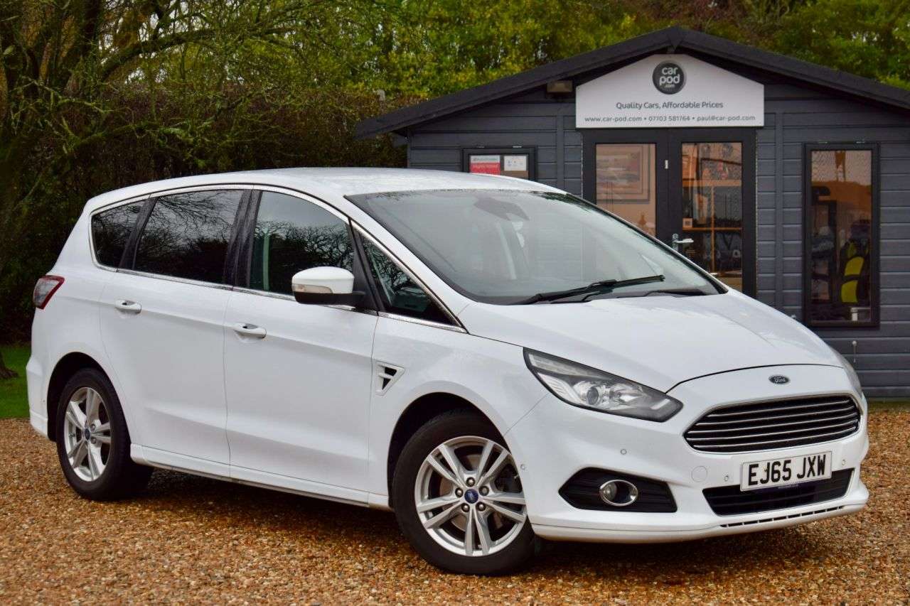 A 2015 FORD S-MAX 2.0 TDCi Titanium MPV 5dr Diesel Powershift Euro 6 (s/s) (150 ps) SAT NAV, A 2015 FORD S-MAX 2.0 TDCi Titanium MPV 5dr Diesel Powershift Euro 6 (s/s) (150 ps) SAT NAV,