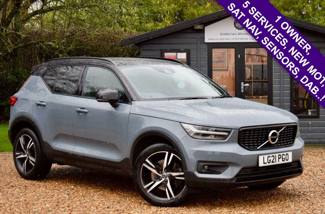 A 2021 VOLVO XC40 1.5h T5 Twin Engine Recharge 10.7kWh R-Design SUV 5dr Petrol Plug-in Hybrid A 2021 VOLVO XC40 1.5h T5 Twin Engine Recharge 10.7kWh R-Design SUV 5dr Petrol Plug-in Hybrid