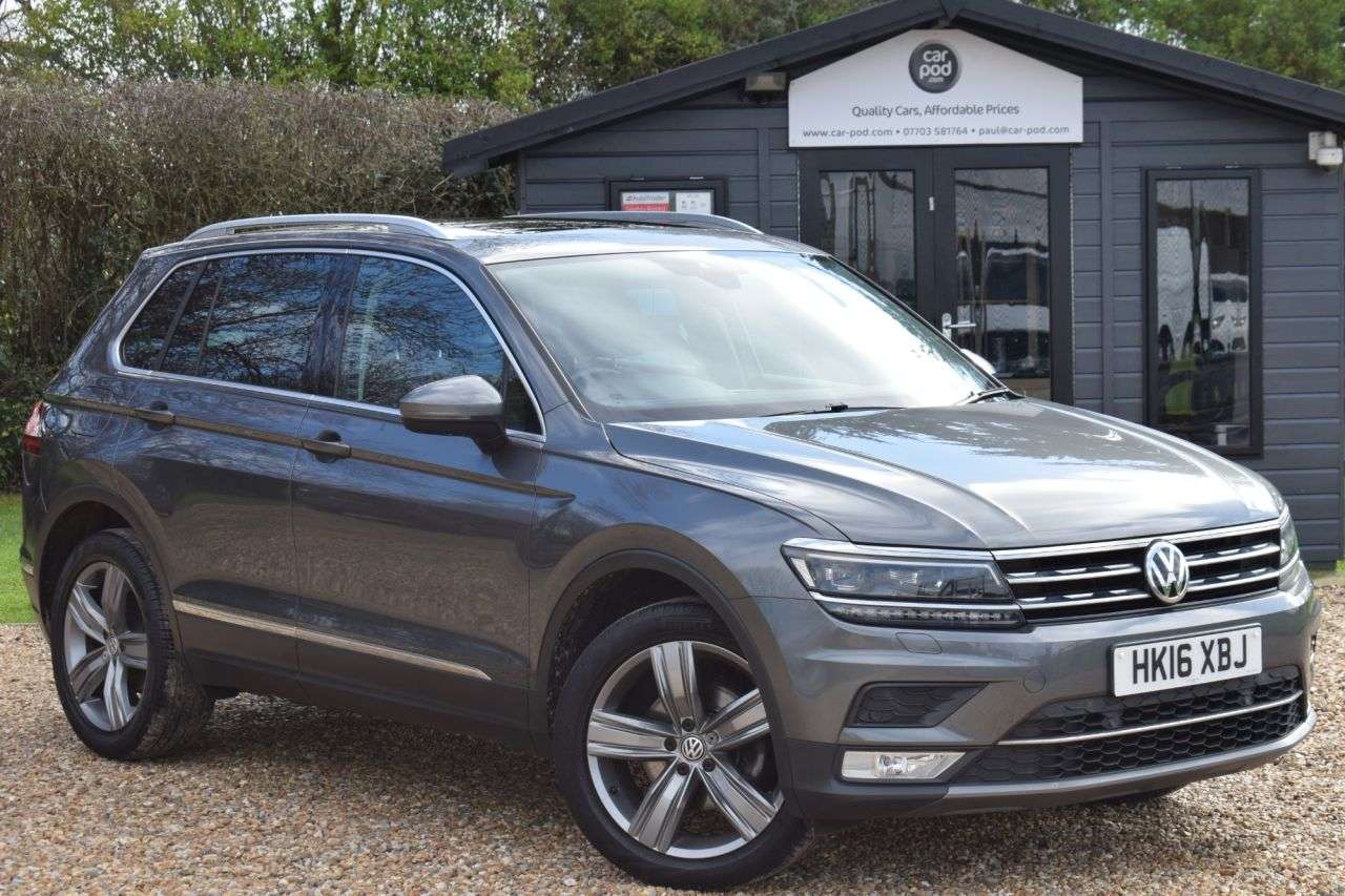 A 2016 VOLKSWAGEN TIGUAN 2.0 TDI BlueMotion Tech SEL SUV 5dr Diesel Manual Euro 6 (s/s) (150 ps) FUL A 2016 VOLKSWAGEN TIGUAN 2.0 TDI BlueMotion Tech SEL SUV 5dr Diesel Manual Euro 6 (s/s) (150 ps) FUL